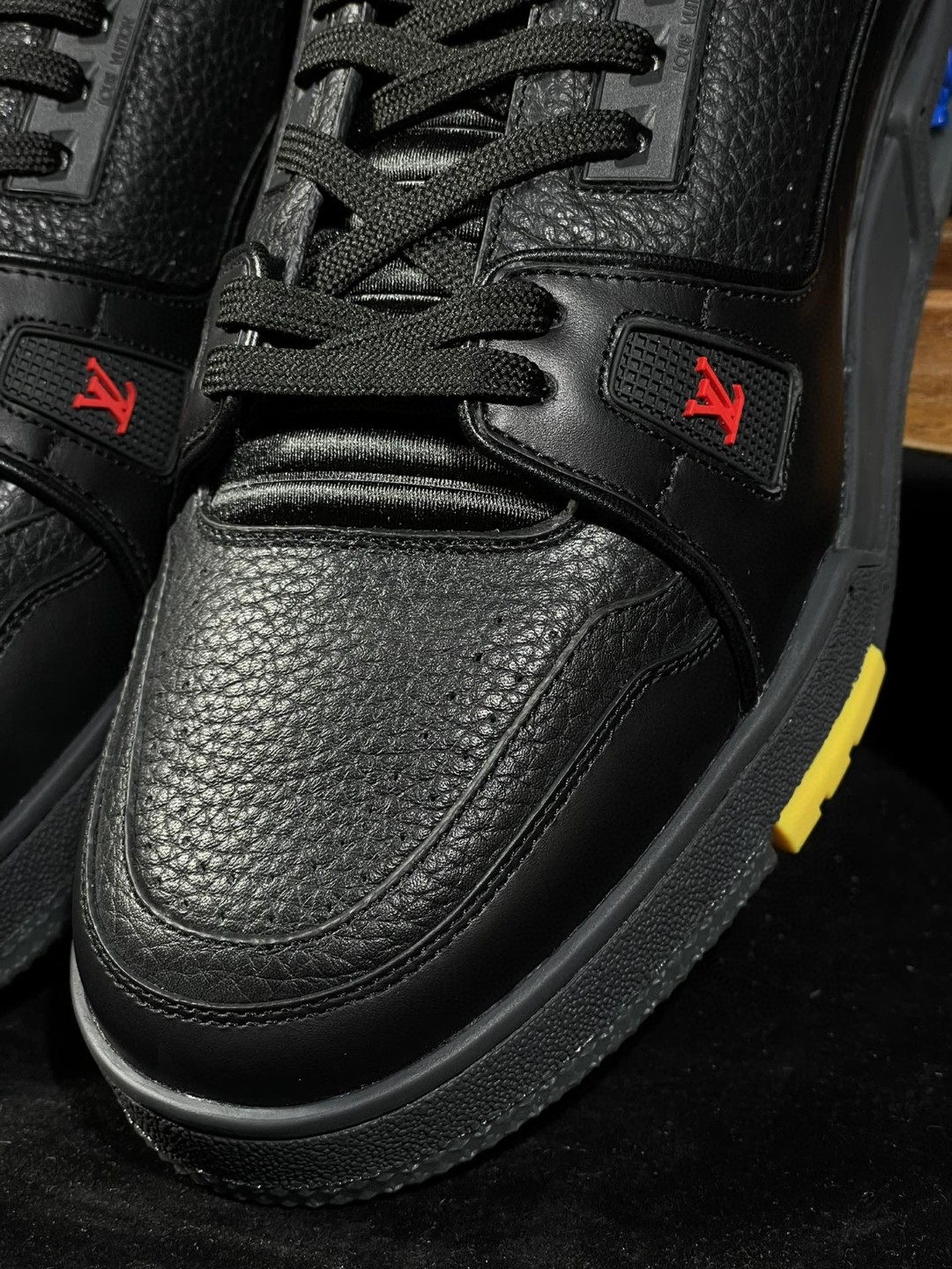 Louis Vuitton路易威登 Trainer 黑色 低筒 休闲鞋 板鞋 男鞋 女鞋 1A8ZQ9