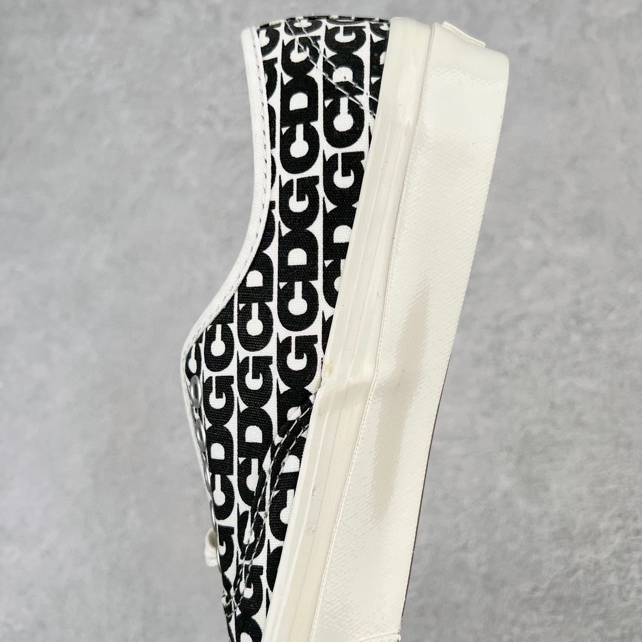 Comme des Garcons x Vans Authentic CDG Logo 川久保玲 低筒 休闲鞋 板鞋 滑板鞋 男鞋 女鞋 VN0A4BV9SHM