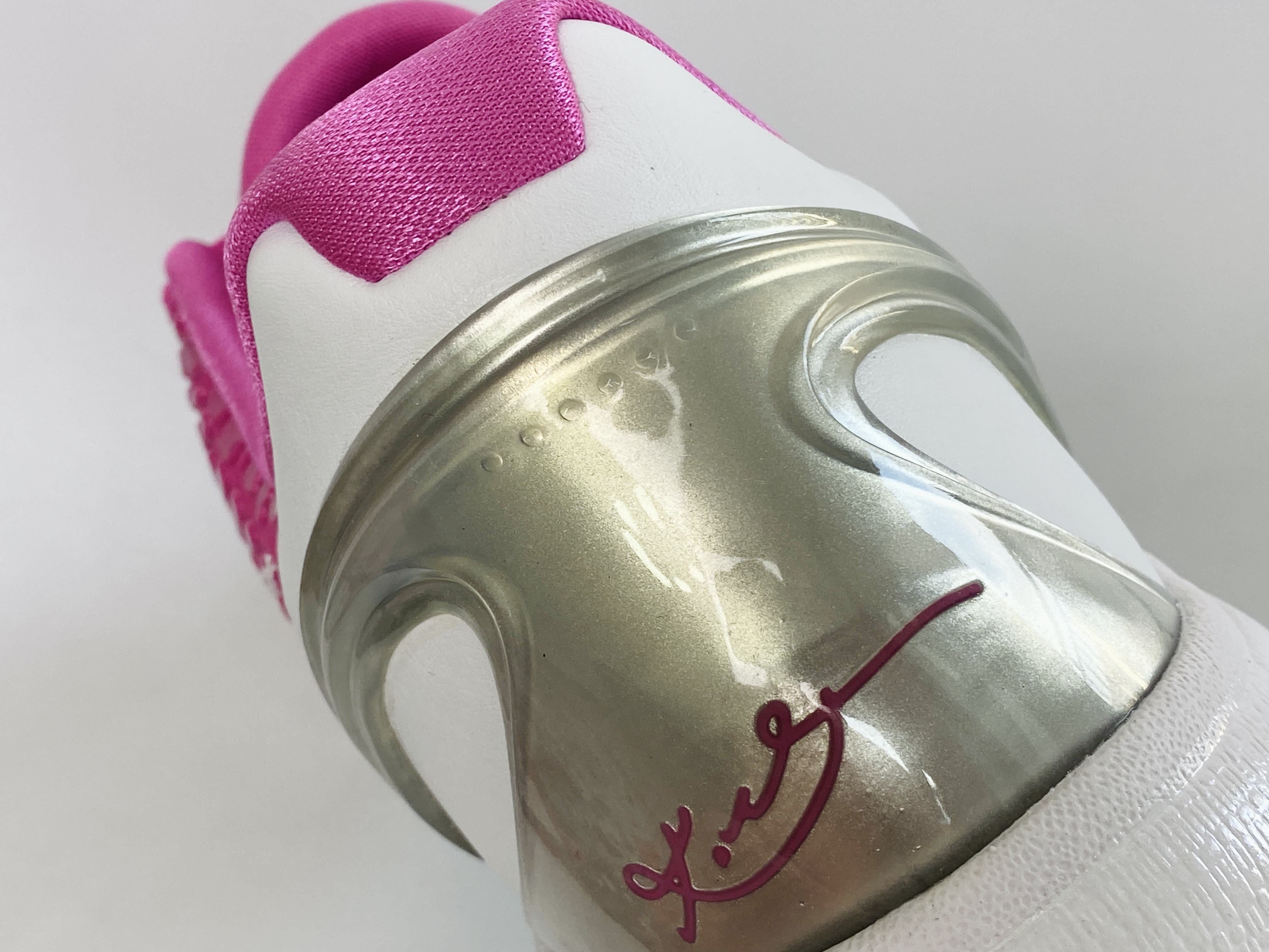 需预定 H12 Kobe6 Think Pink 乳腺癌  球鞋 籃球鞋 實戰鞋 前掌气垫 后掌EVA  真碳板 波鞋 男鞋   DM2825-001