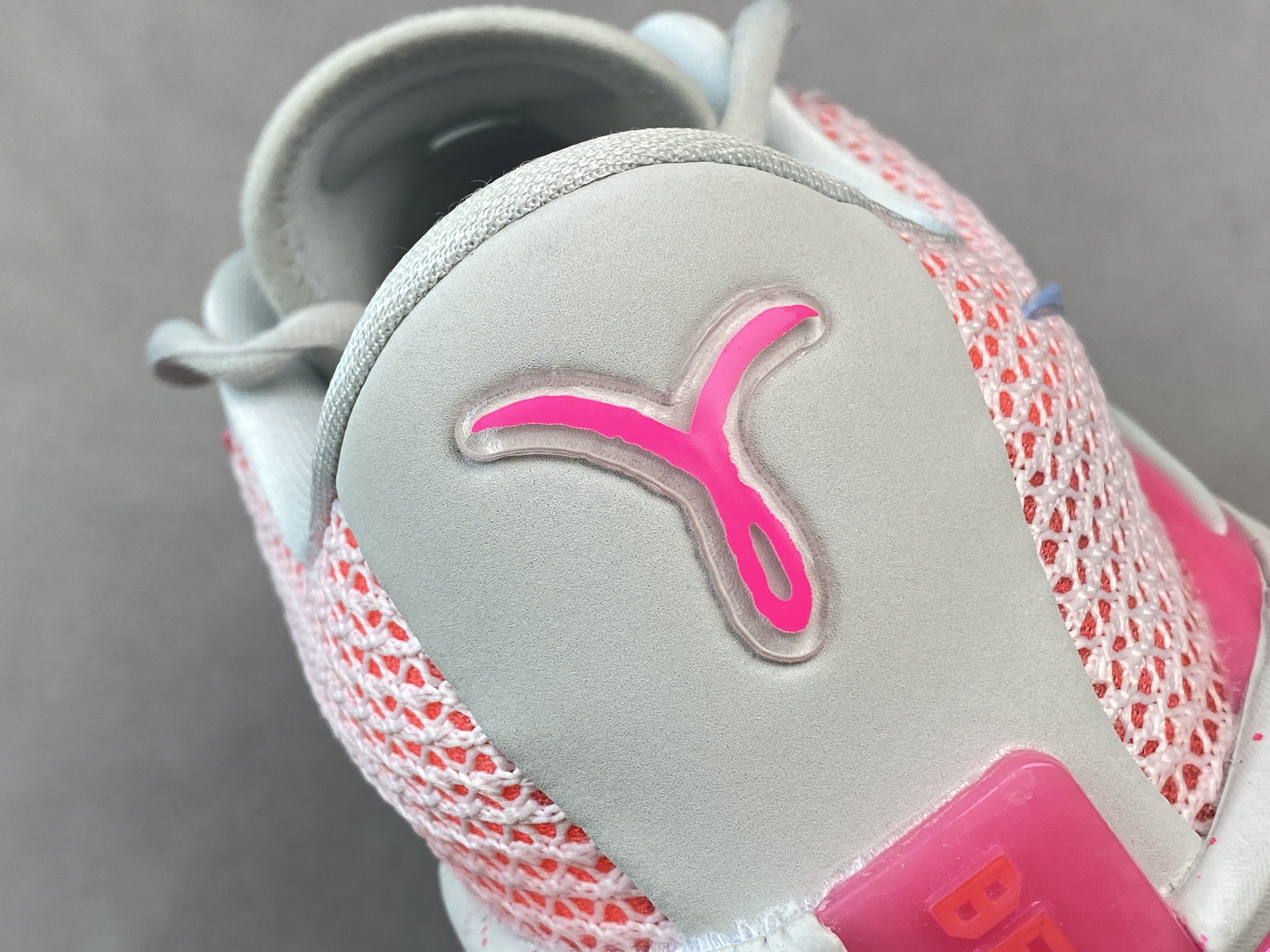 外贸 GT Cut 白粉 乳腺癌 低筒 篮球鞋 球鞋 实战鞋 全掌气垫 TPU抗扭 男鞋  CZ0175-008