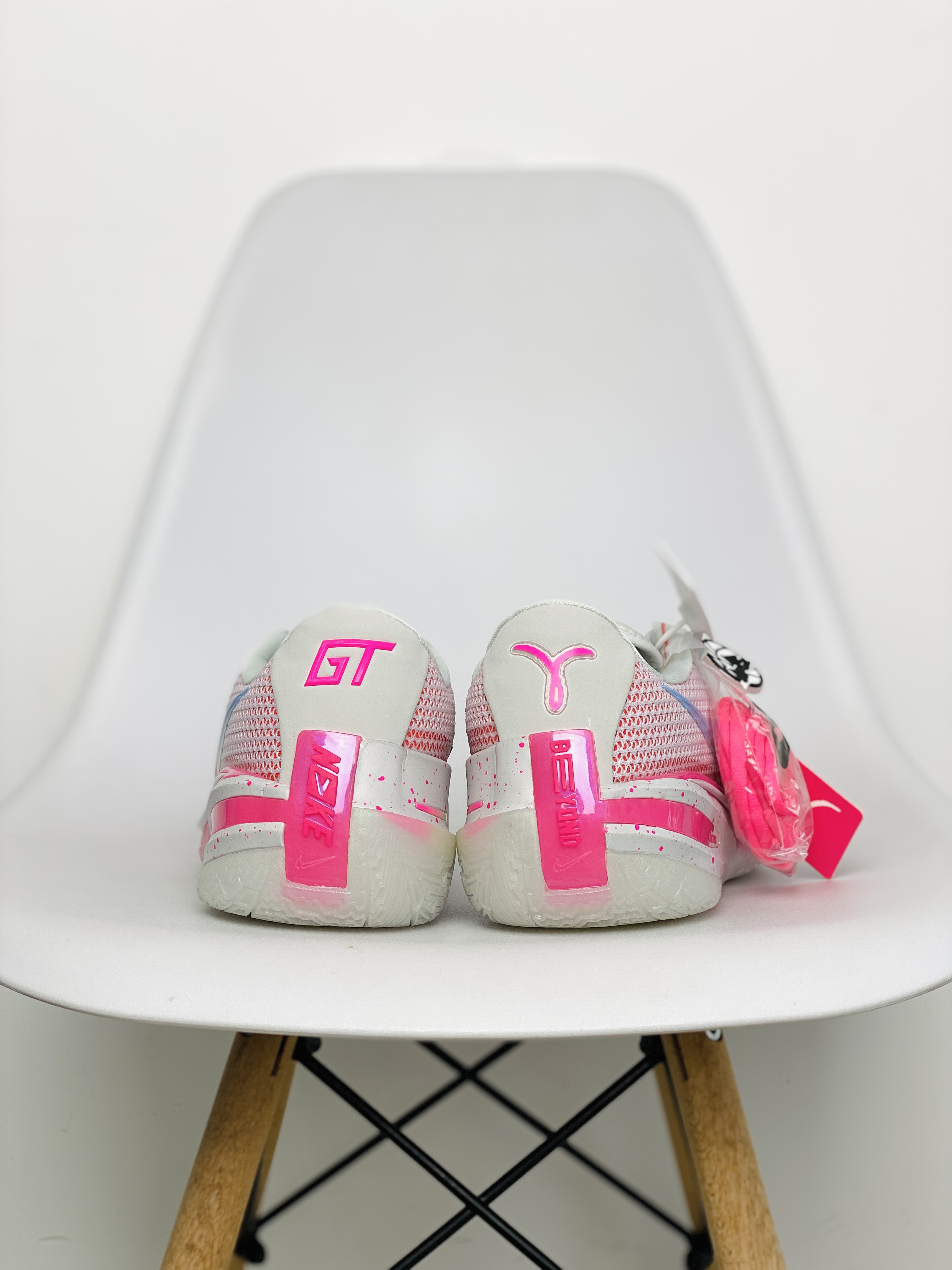 灭世纯原 GT Cut 乳腺癌 低筒 篮球鞋 球鞋 实战鞋 全掌气垫 TPU抗扭 男鞋 CZ0175-008