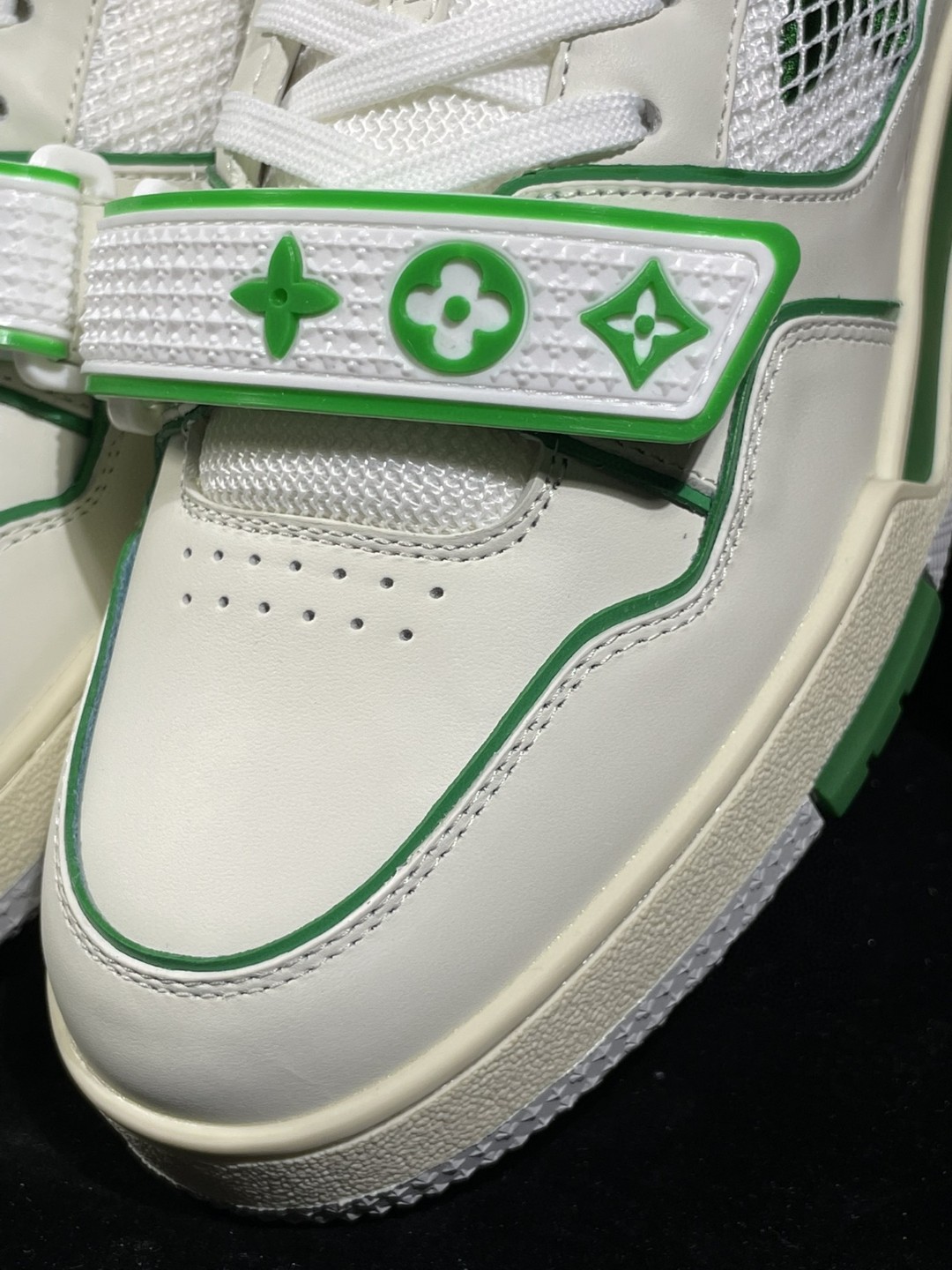 Louis Vuitton 路易威登 Trainer 魔术贴 白绿 低筒 休闲鞋 板鞋 运动鞋 男鞋 女鞋 1A98UX