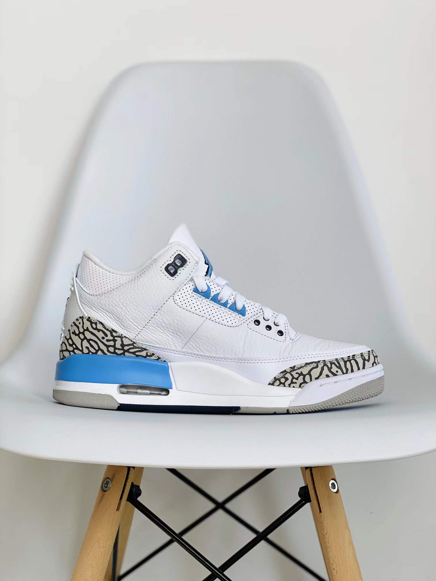 Air Jordan 3 Retro UNC 北卡藍 AJ 3低筒 休闲鞋 篮球鞋 板鞋 男鞋 CT8532-104