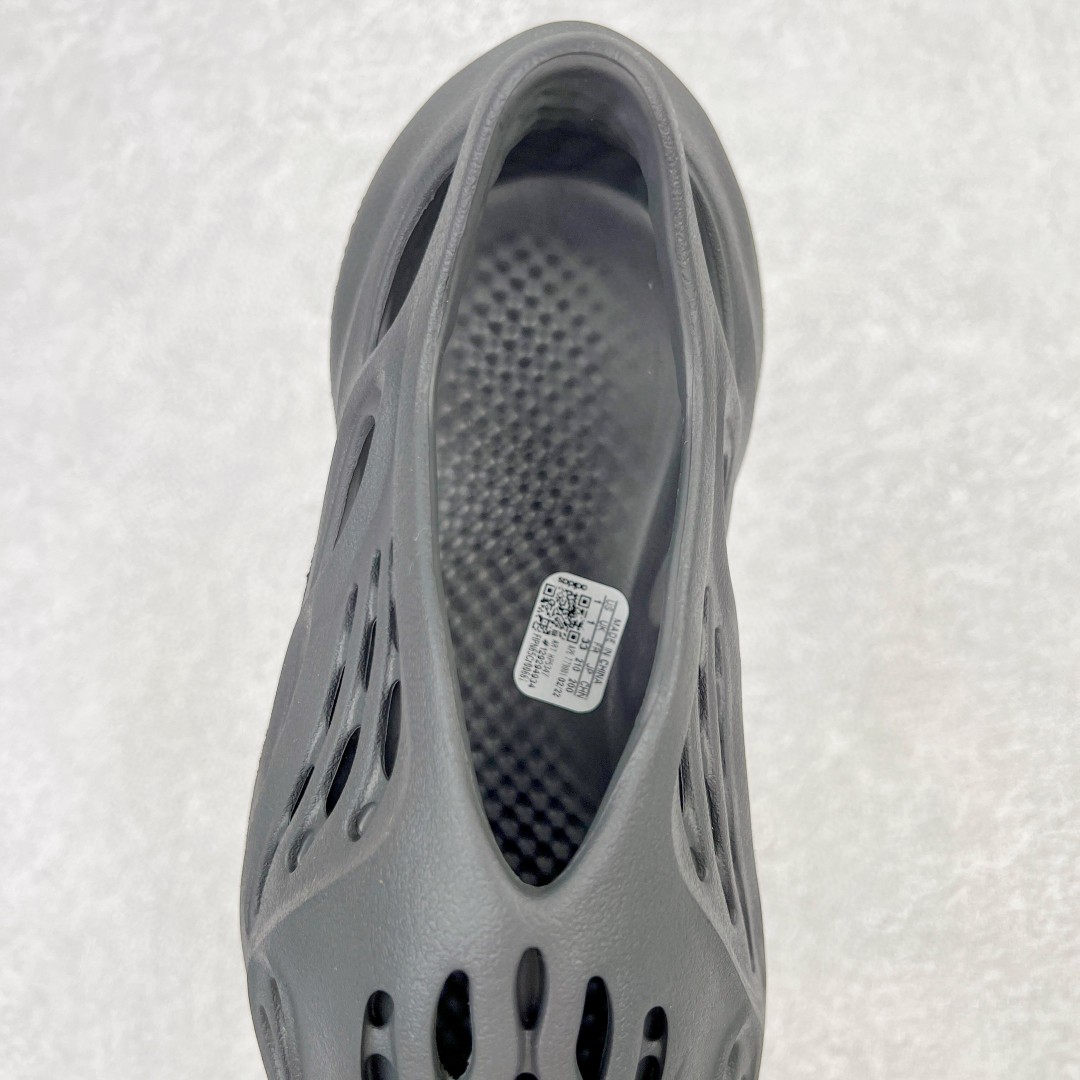 adidas originals Yeezy Foam Runner Onyx 黑色玛瑙 黑武士 低筒 洞洞鞋 休闲鞋 拖鞋 童鞋 HP5347