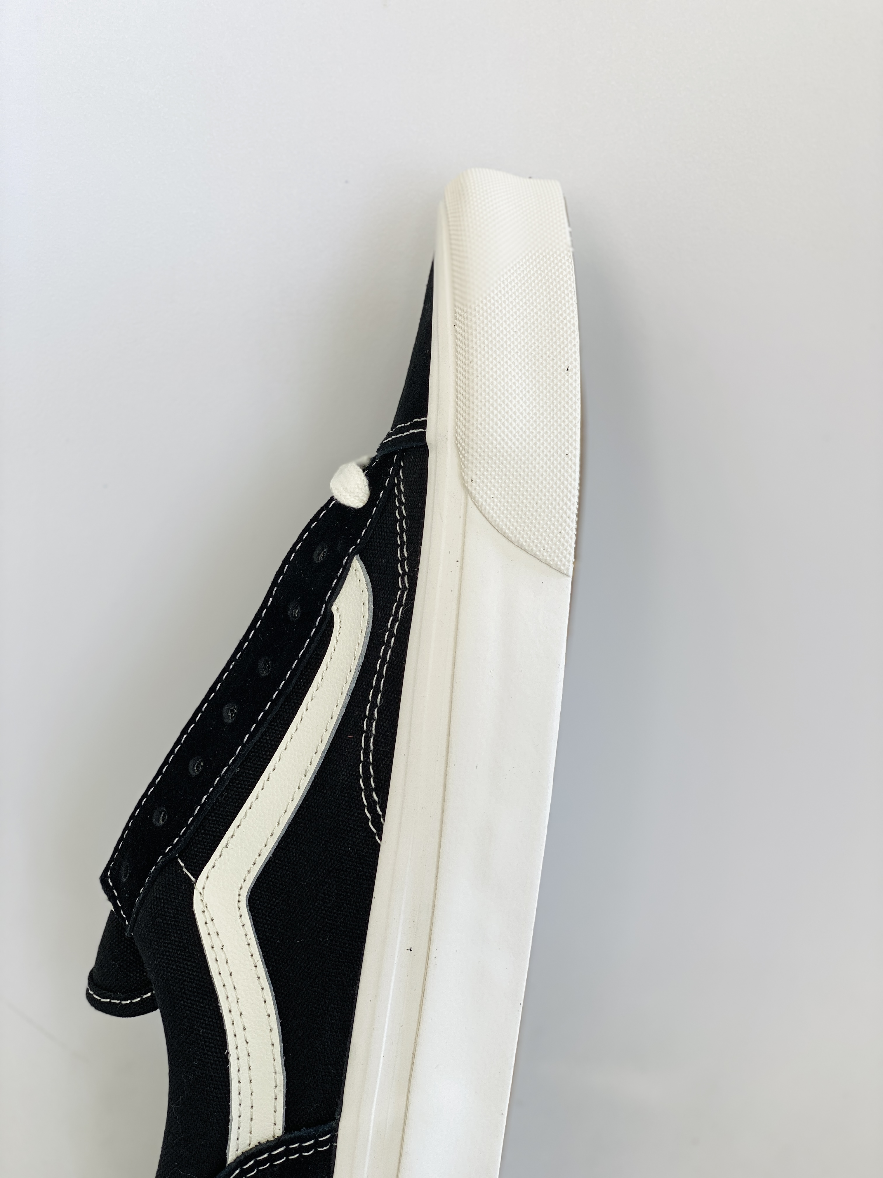 Vans Vault OG Style 36 LX  Black Marshmall  黑白 低筒 休闲鞋 板鞋 滑板鞋 男鞋 女鞋 VN0A4BVEN8K