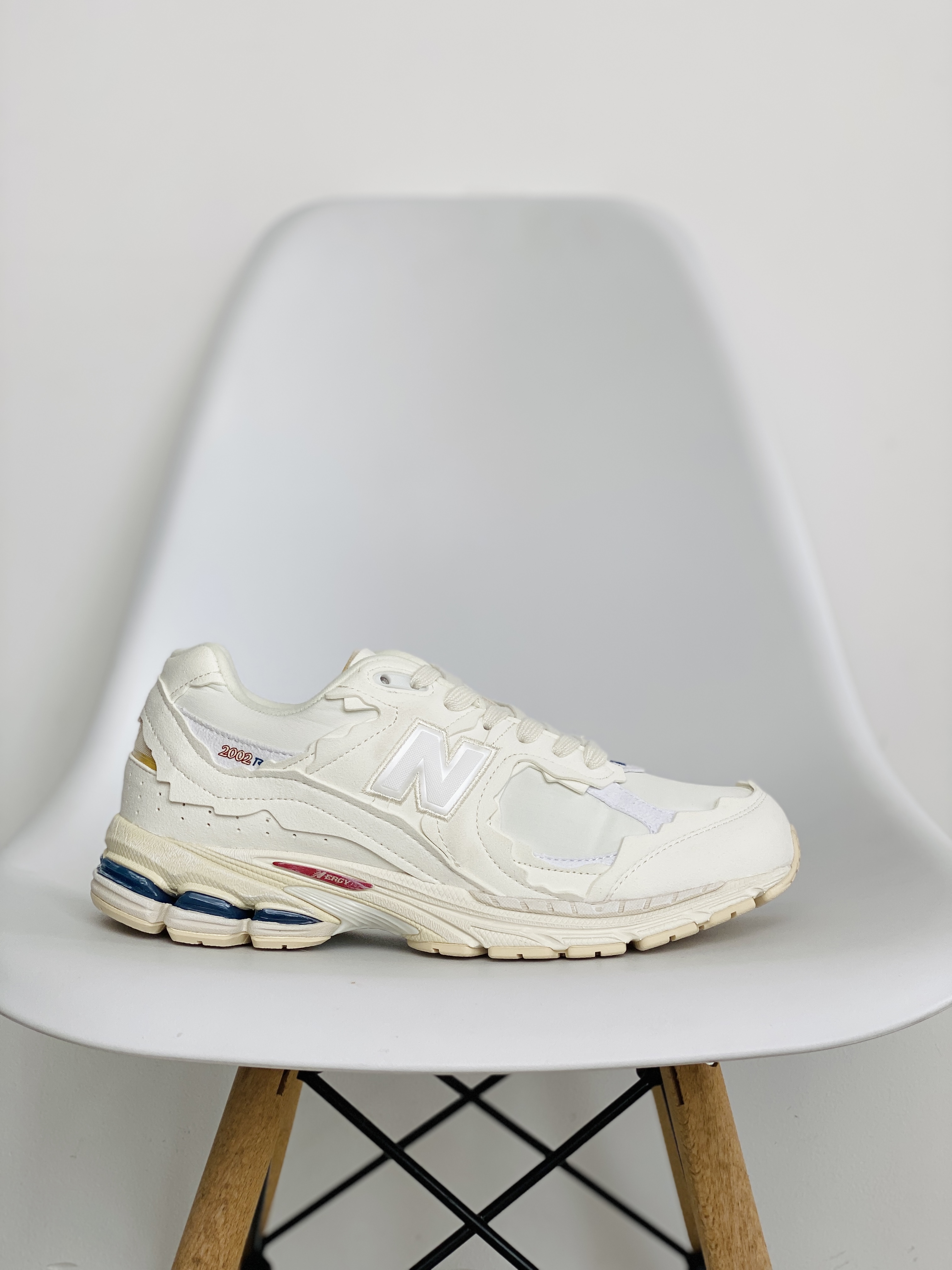 新版 New Balance 2002R Refined Future 海盐白 低筒 跑步鞋 运动鞋 休闲鞋 男鞋 女鞋 M2002RDC