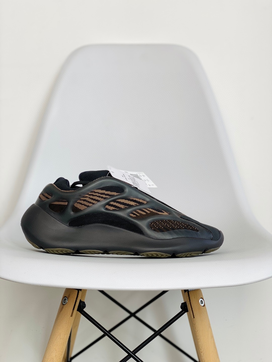 adidas Yeezy 700V3 Clay Brown 黑铜 低筒 休闲鞋 运动鞋 老爹鞋 男鞋 女鞋 GY0189