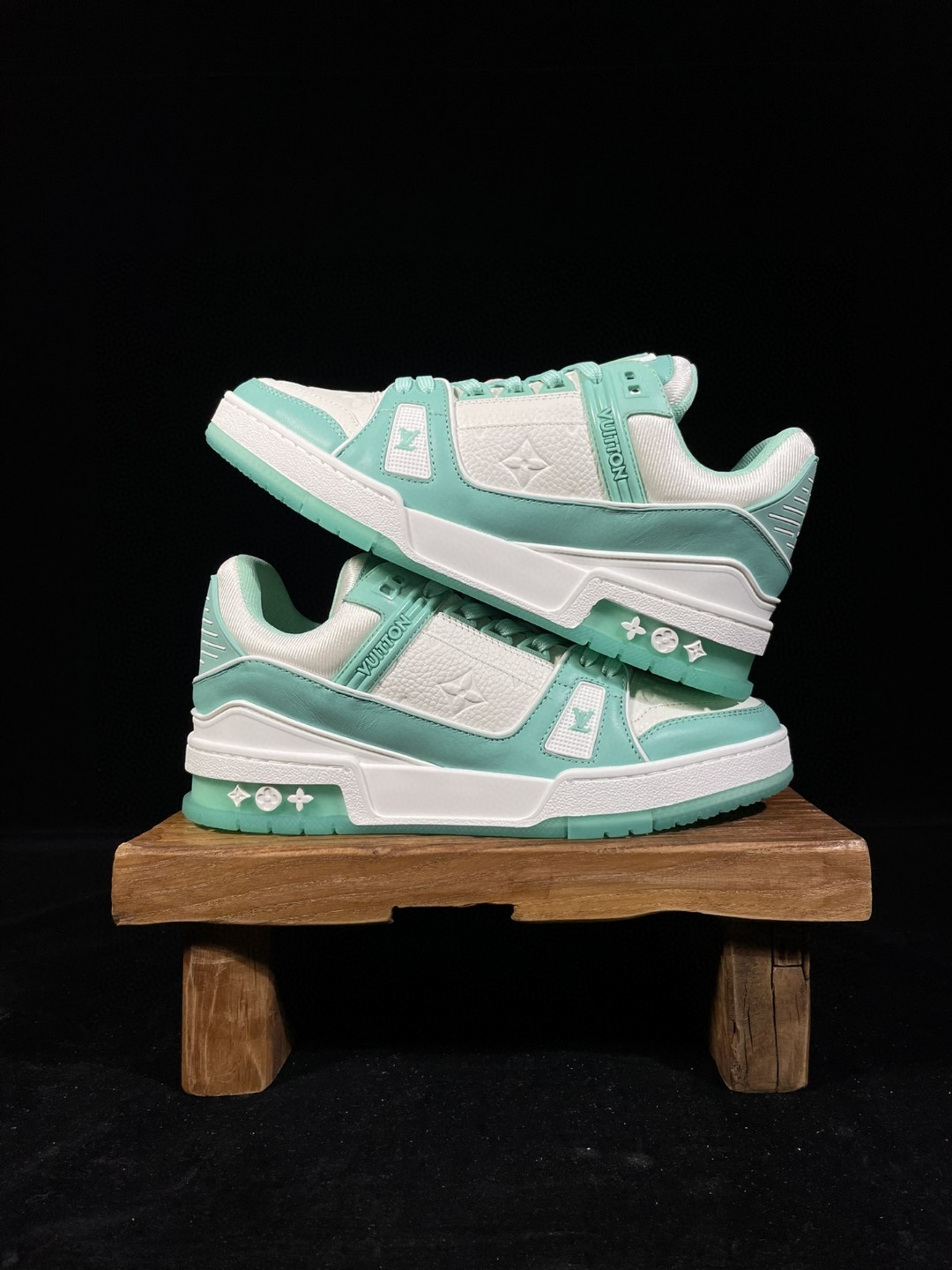 Louis Vuitton 路易威登 Trainer 牛皮 蒂芙尼绿 休闲鞋 板鞋 运动鞋 男鞋 女鞋 1A8KBQ