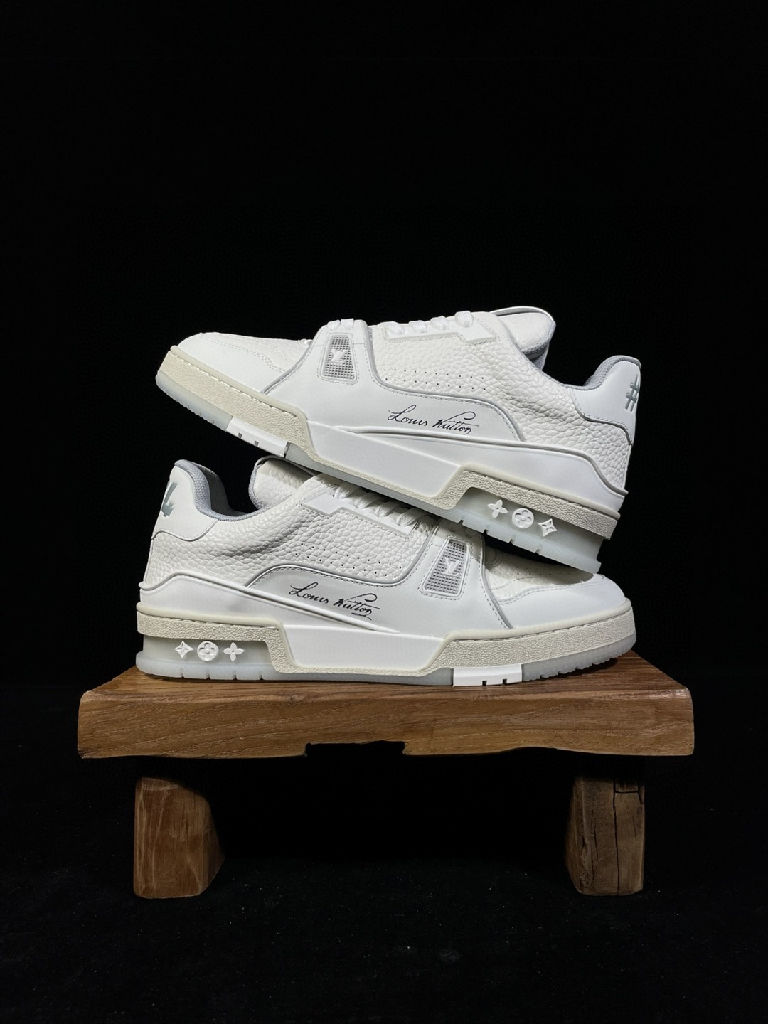 Louis Vuitton 路易威登 Trainer 白水泥 低筒 休闲鞋 板鞋 运动鞋 男鞋 女鞋 1A9UP6