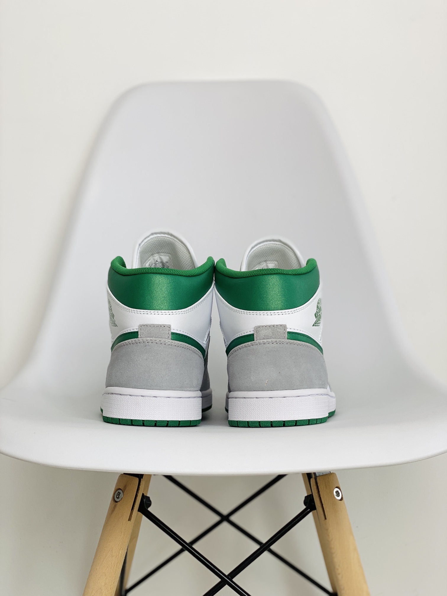 Air Jordan 1 Mid AJ1 白灰綠 麂皮 休闲鞋 女鞋 男鞋 情侣鞋 板鞋  DC7294-103