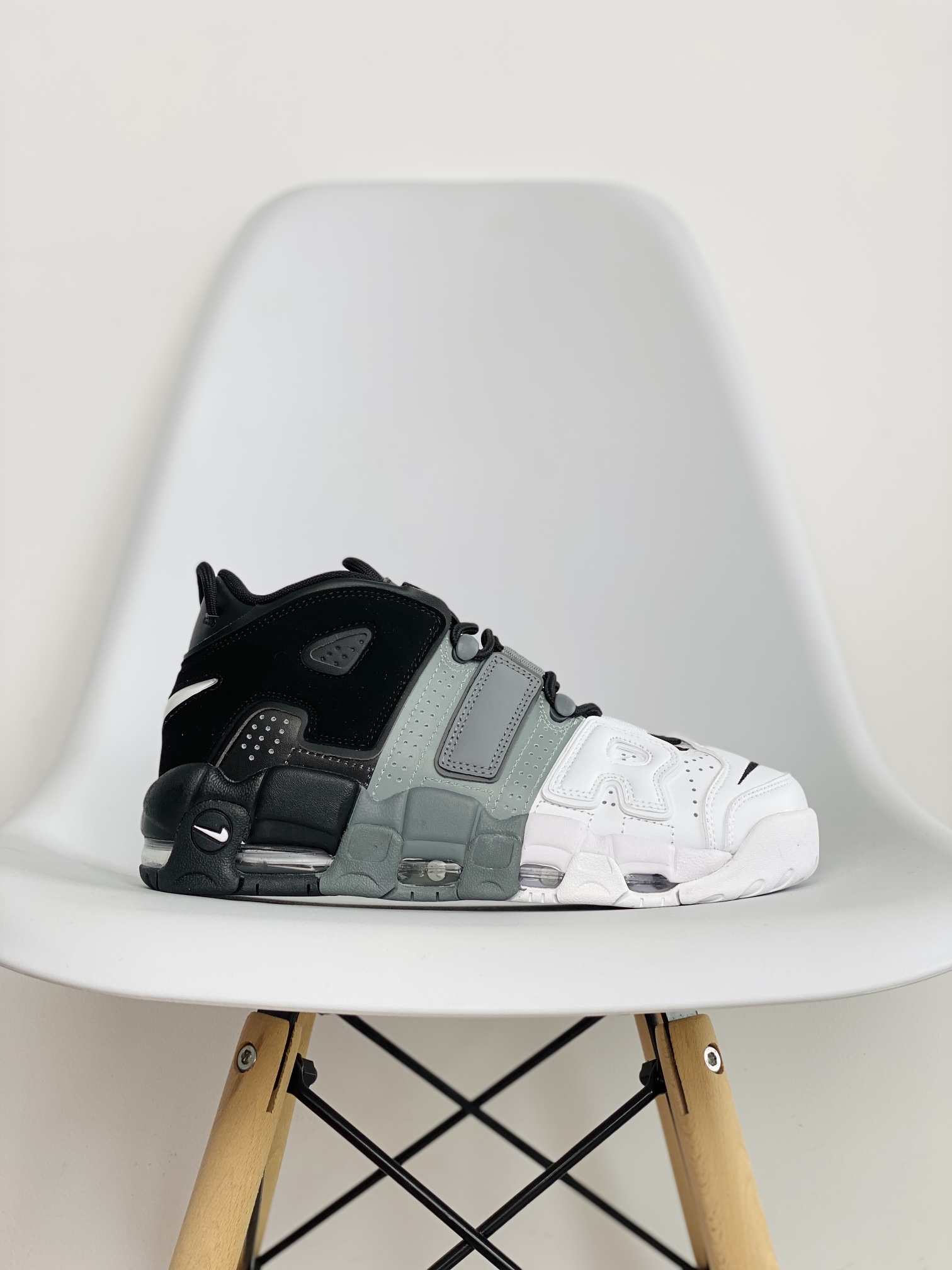 Air More Uptempo  Tri Color 白灰黑  男鞋 女鞋 休闲鞋 板鞋 篮球鞋 921948-002