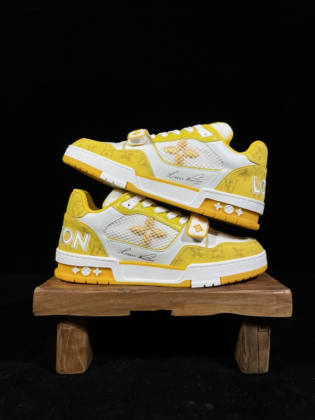 Louis Vuitton 路易威登 Trainer 魔术贴 白黄 低筒 休闲鞋 板鞋 男鞋 女鞋 1A9ZD6