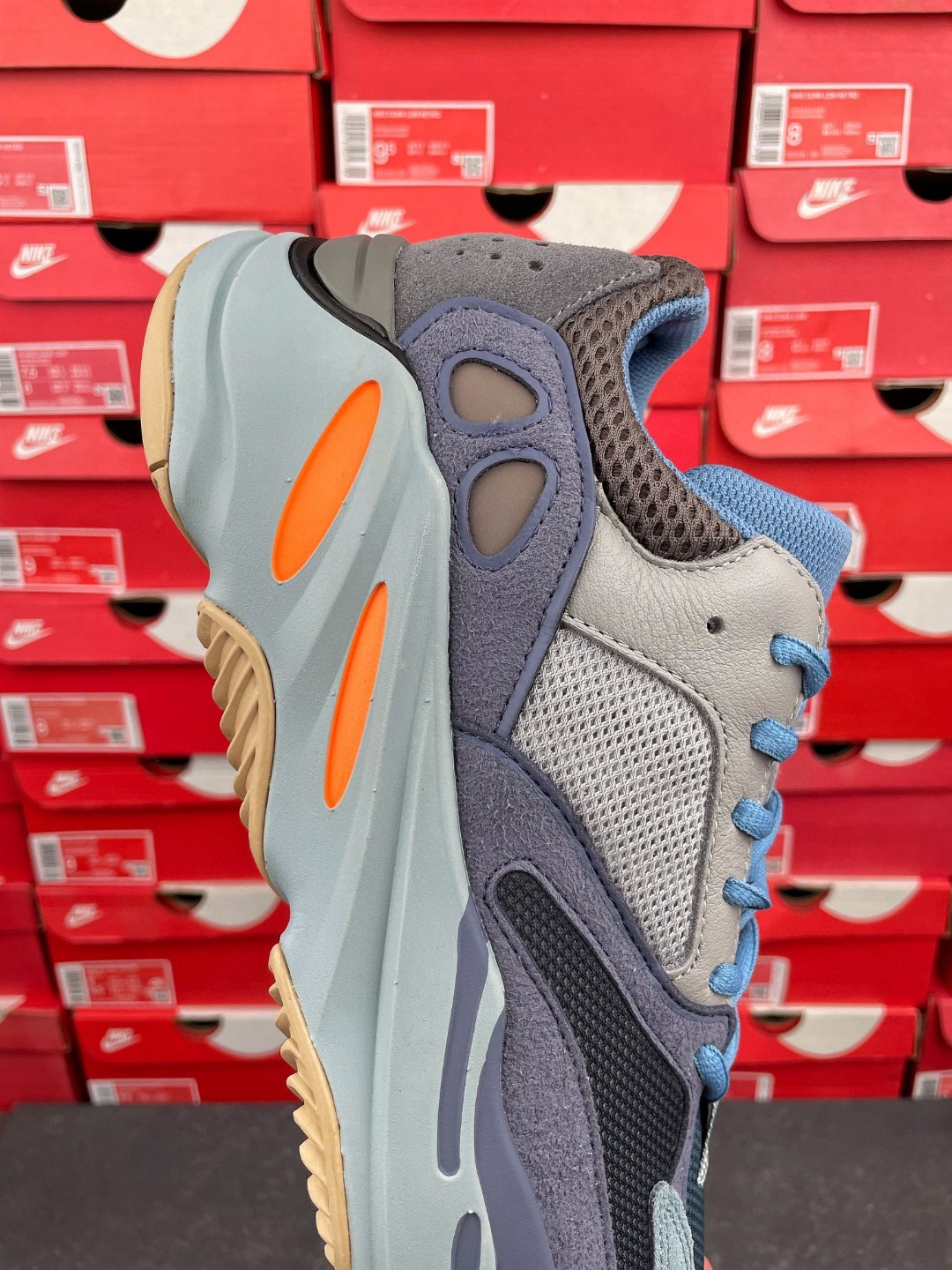 adidas originals Yeezy Boost 700 Carbon Blue 碳蓝 低筒 休闲鞋 运动鞋 老爹鞋 男鞋 女鞋 FW2498