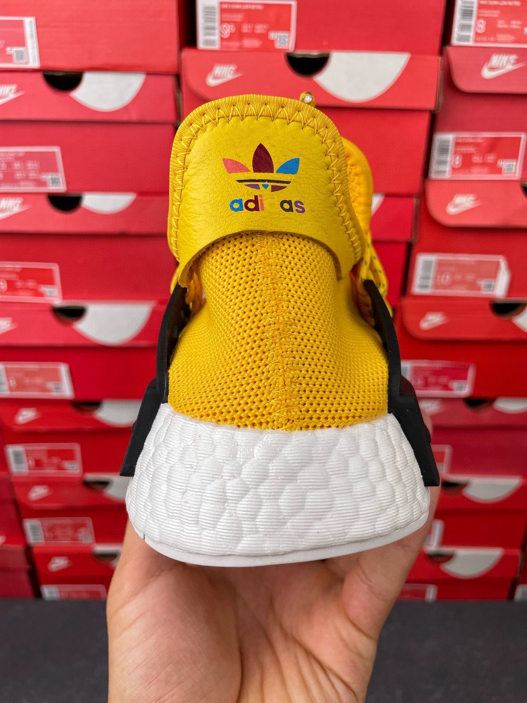 Pharrell Williams x adidas originals NMD HU Human Race Yellow 菲董联名 黄色 低筒 运动鞋 休闲鞋 男鞋女鞋 BB0619