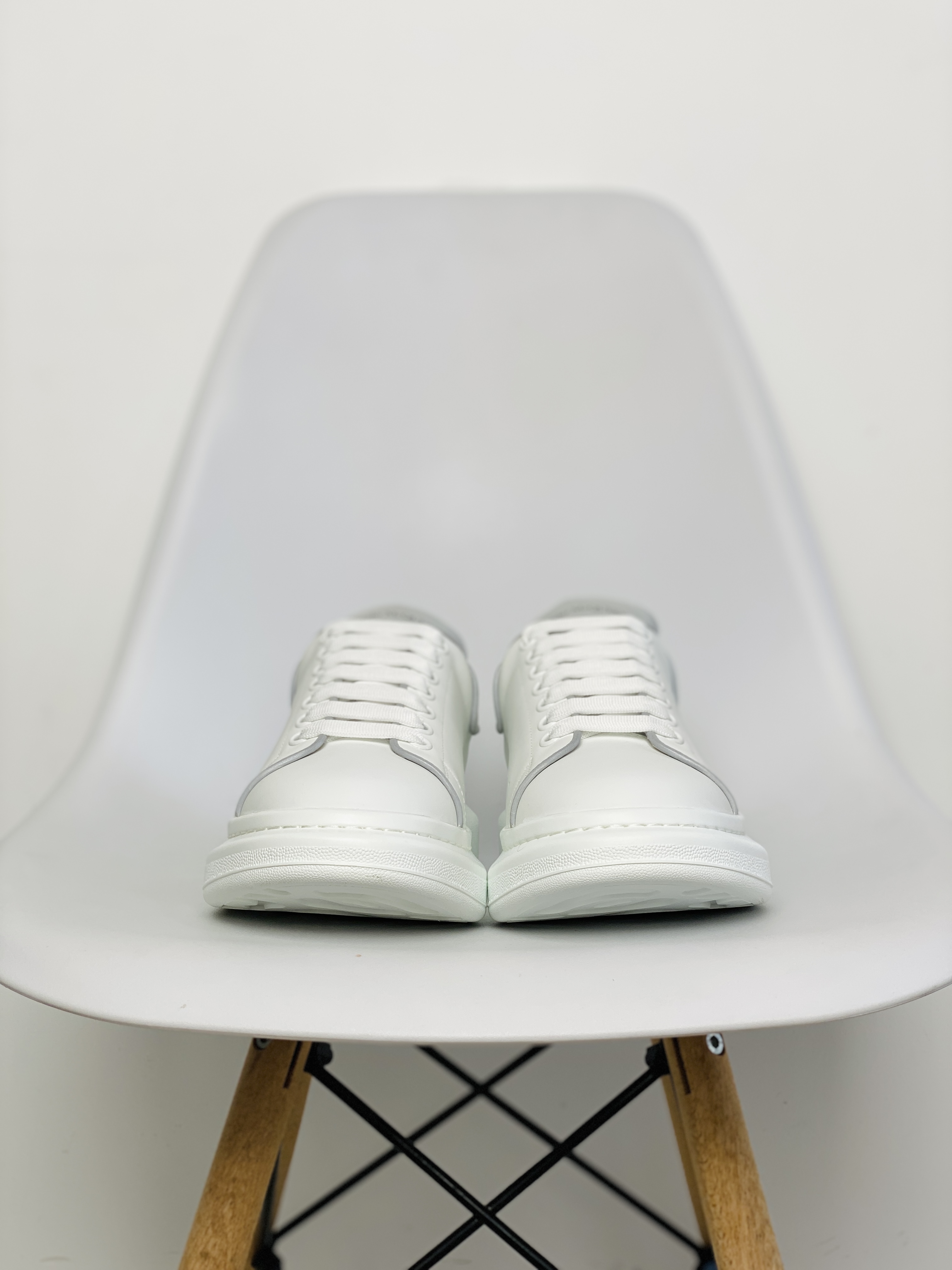 Alexander McQueen 麦昆 白灰 3M反光 低筒 板鞋 休闲鞋 厚底鞋 增高鞋 男鞋 女鞋 561123WHTQK9071