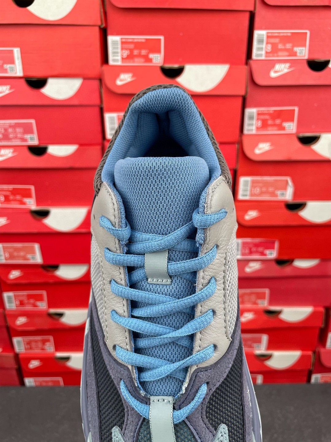 adidas originals Yeezy Boost 700 Carbon Blue 碳蓝 低筒 休闲鞋 运动鞋 老爹鞋 男鞋 女鞋 FW2498