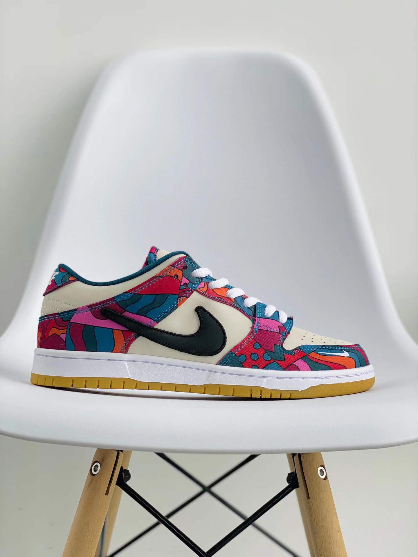 Parra dunk Low Abstract Art 撕撕乐 抽象艺术 白蓝红  低筒 复古板鞋 休闲鞋 男鞋 女鞋 DH7695-600