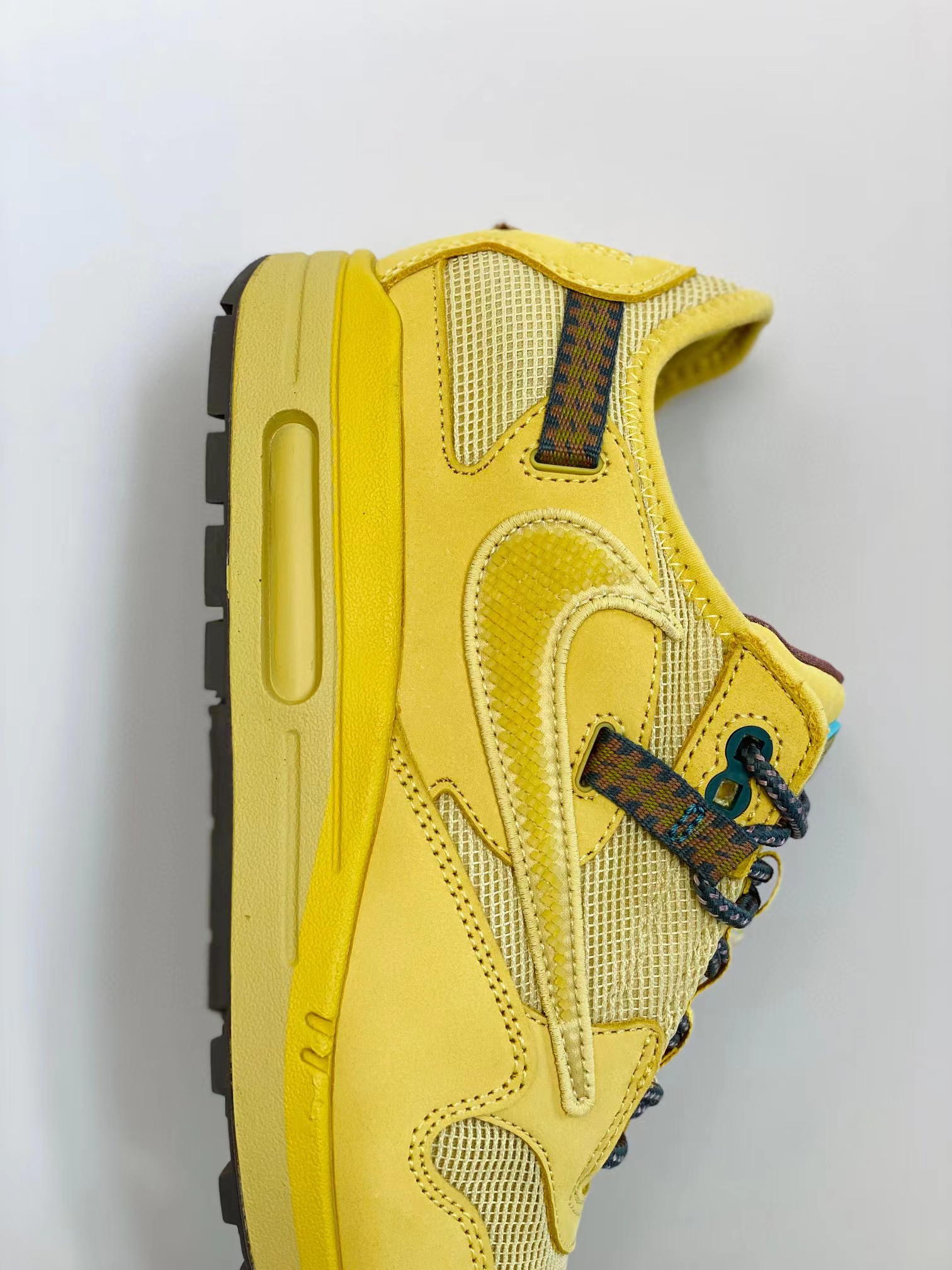 Travis Scott Air Max 1 Saturn Gold 黄色 倒钩 低筒 男鞋 女鞋 休闲鞋 板鞋 跑鞋 气垫鞋 DO9392-700