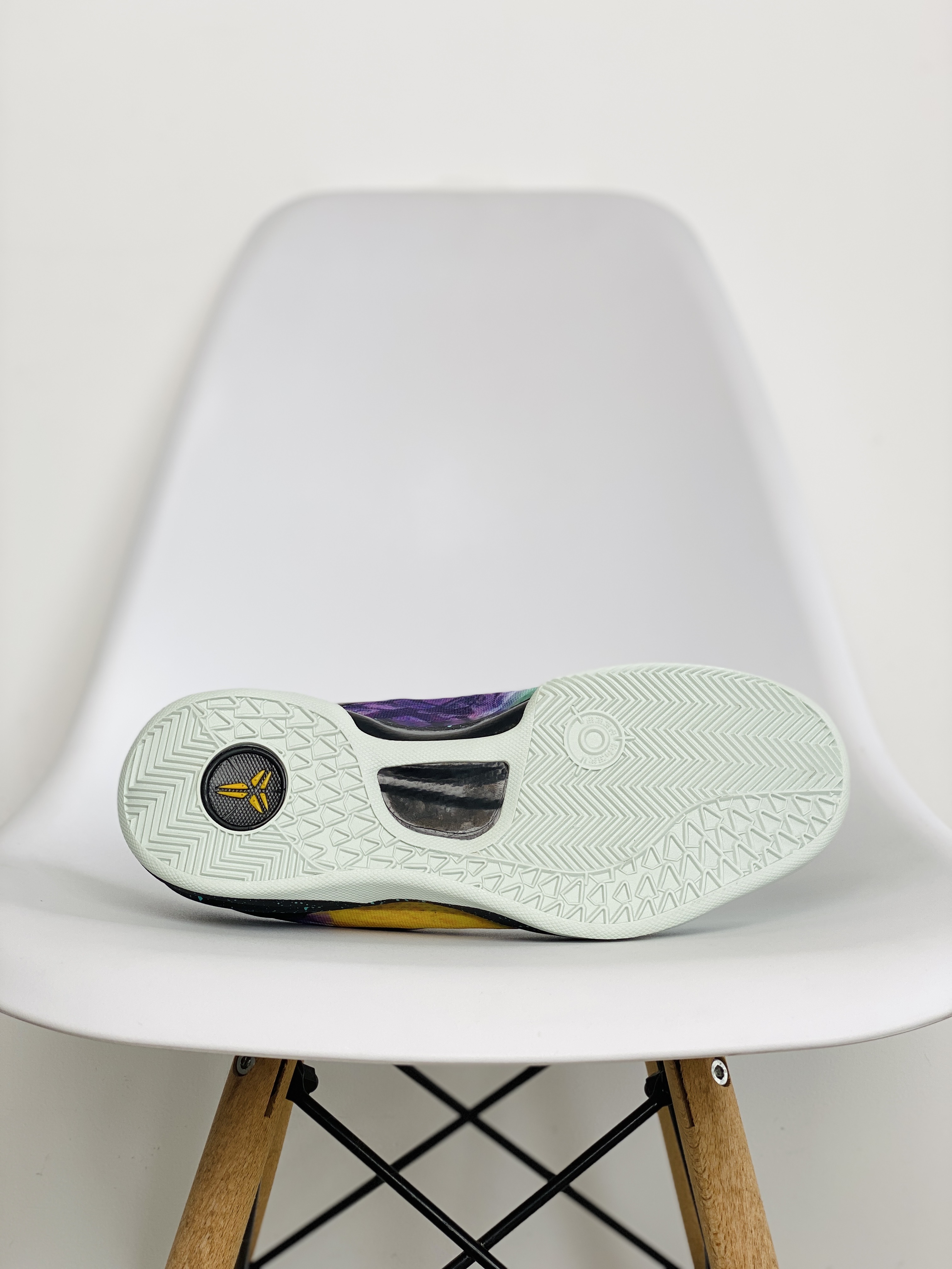 滅世純原 Kobe8 Easter 绿紫 復活節 科比8 低筒 React鞋墊 籃球鞋 實戰鞋 球鞋 男鞋 555035-302