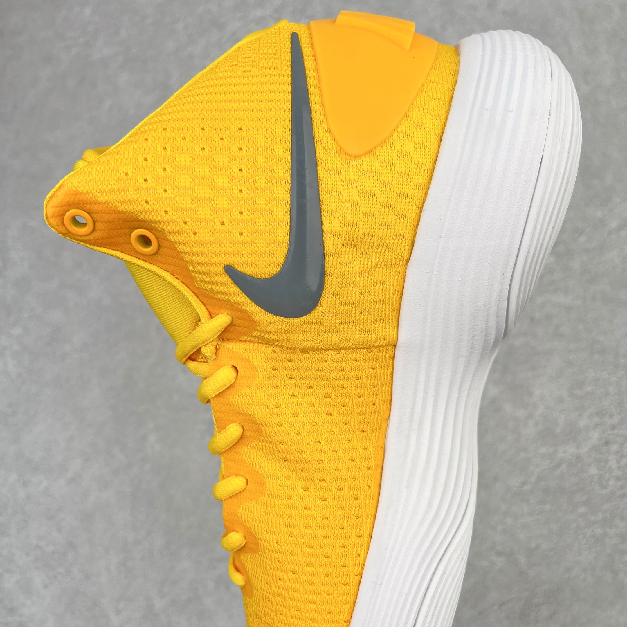 Hyperdunk 2017 TB 黄色  高筒 减震防滑 实战鞋 篮球鞋 男鞋  