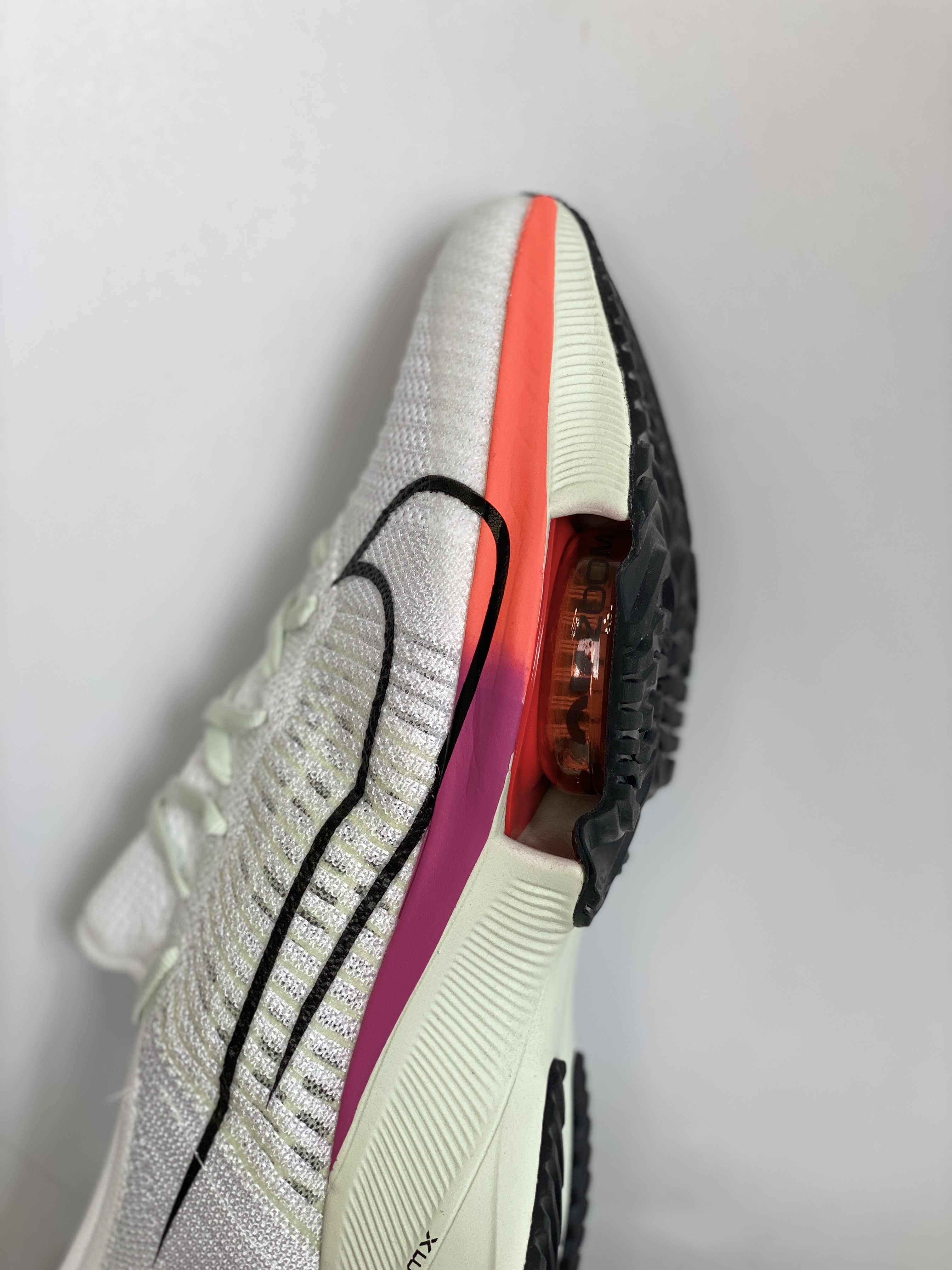 Zoom Tempo Next% Flyknit 白彩虹 低筒 减震 跑步鞋 运动鞋 休闲鞋 男鞋 女鞋 CI9923-100