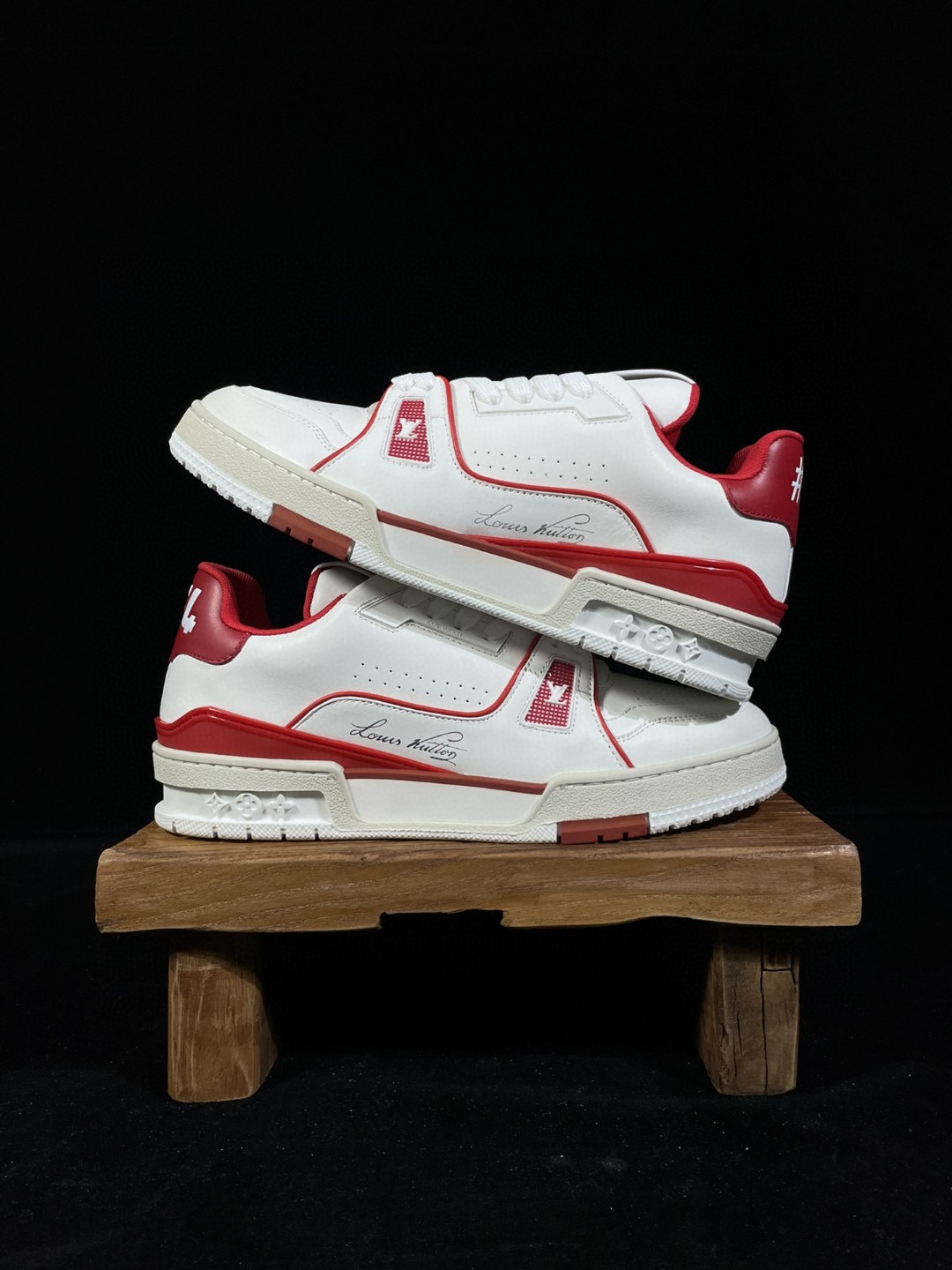 Louis Vuitton 路易威登 Trainer 红白 低筒 休闲鞋 板鞋 运动鞋 男鞋 女鞋 1A8ZPR