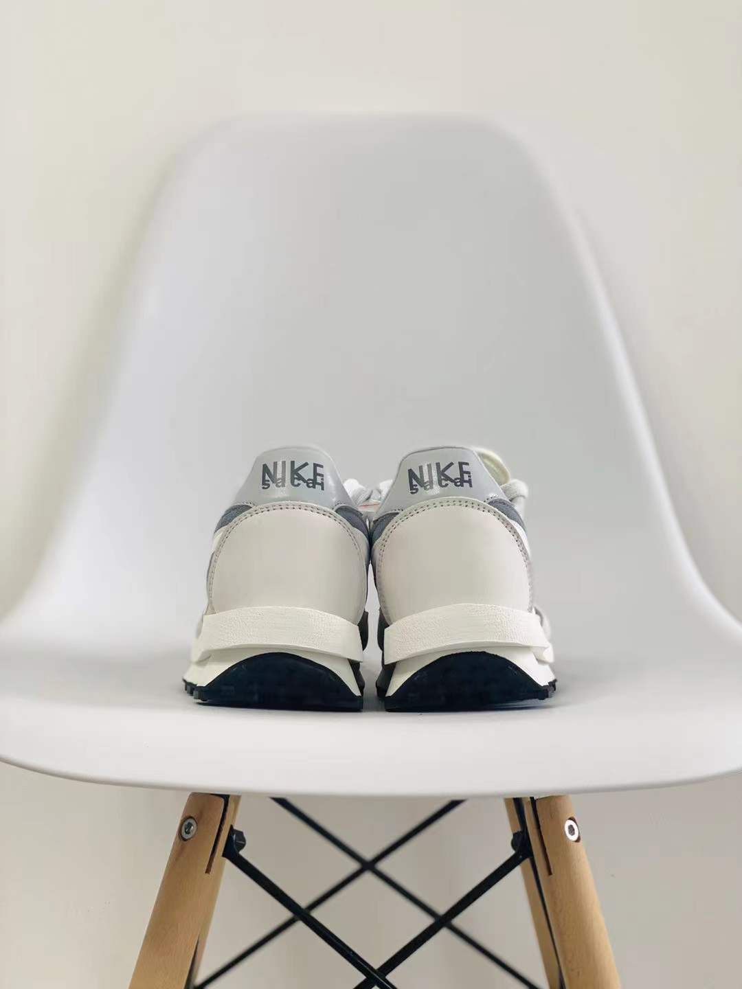 sacai  LVD 灰色低筒 双勾 华夫 复古时鞋 休闲鞋 透气网面 运动鞋 男鞋厚底 女鞋增高BV0093-100