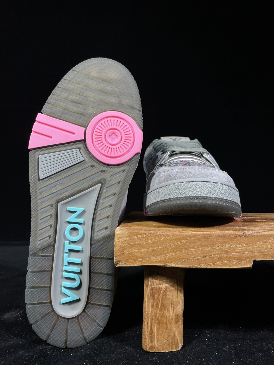 Louis Vuitton 路易威登 Trainer 深灰 低筒 休闲鞋 板鞋 运动鞋 男鞋 女鞋 1A998B