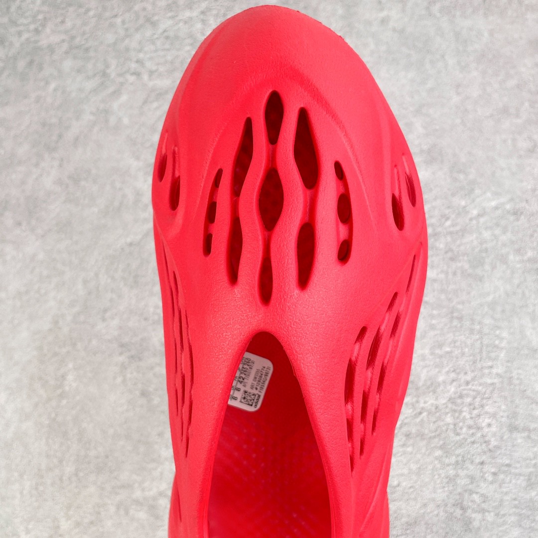 adidas originals Yeezy Foam Runner Vermilion 红色 赤焰朱砂 运动凉鞋 洞洞鞋 拖鞋 室内室外拖 男鞋 女鞋 GW3355