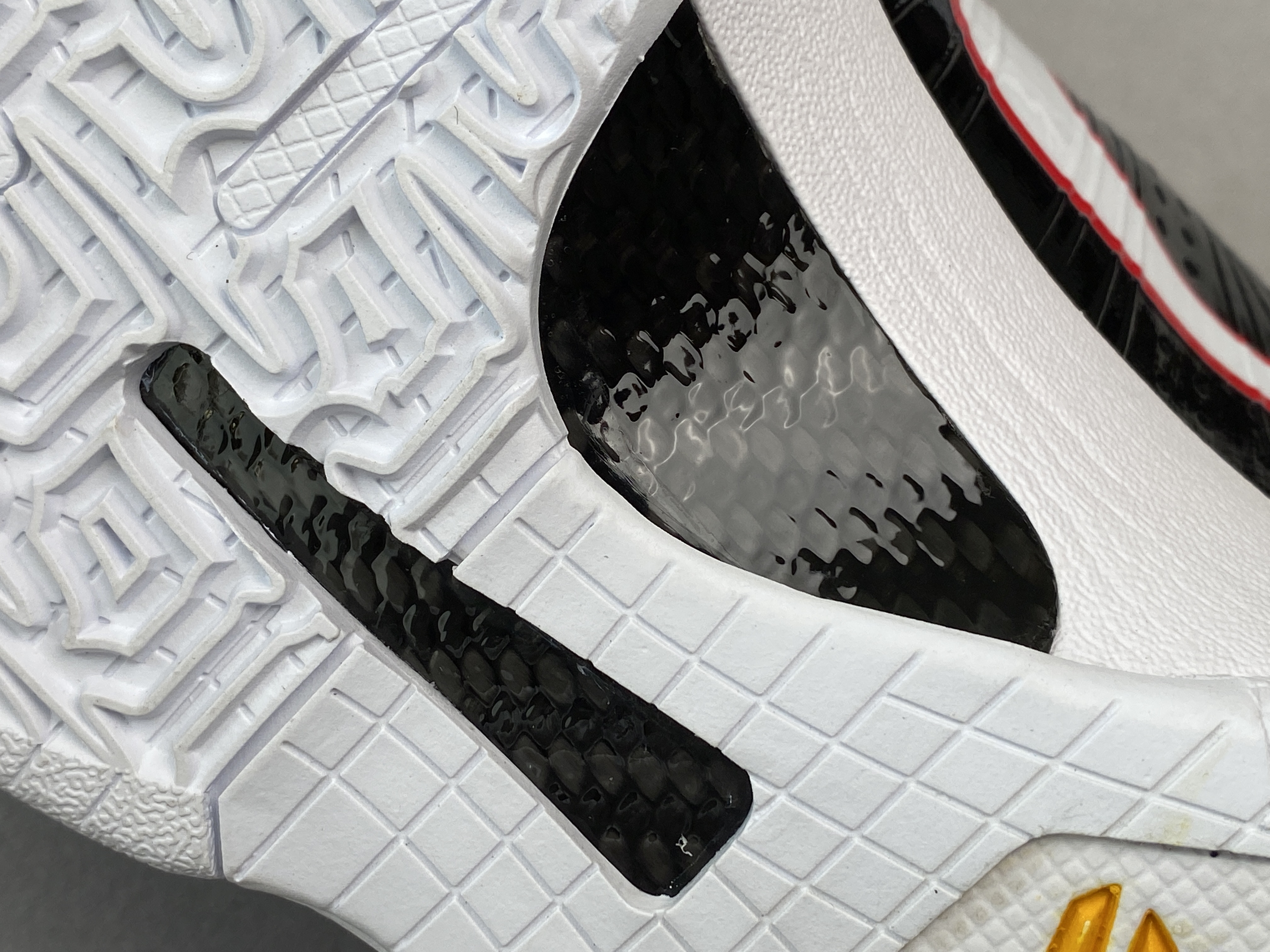 S2外貿 KOBE5 Bruce Lee Alt 黑白 李小龙  低筒 前掌气垫 球鞋 籃球鞋 實戰鞋  真碳板 男鞋CD4991-101