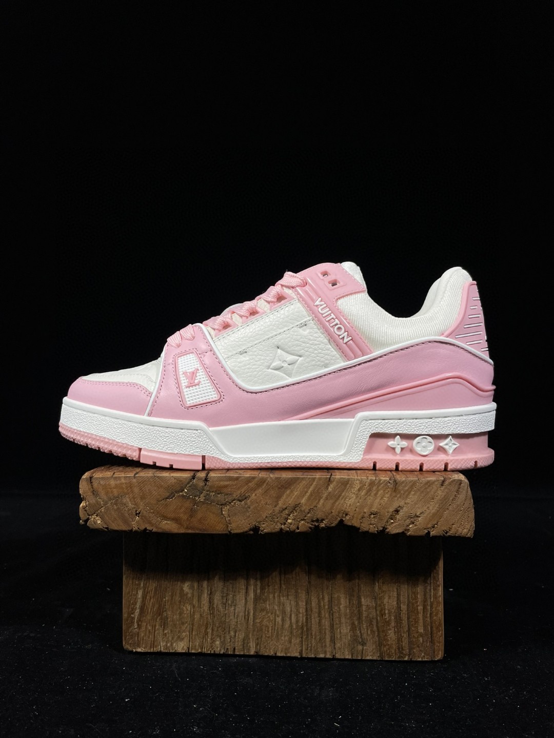 Louis Vuitton 路易威登 Trainer 白粉 低筒 休闲鞋 板鞋 运动鞋 男鞋 女鞋 