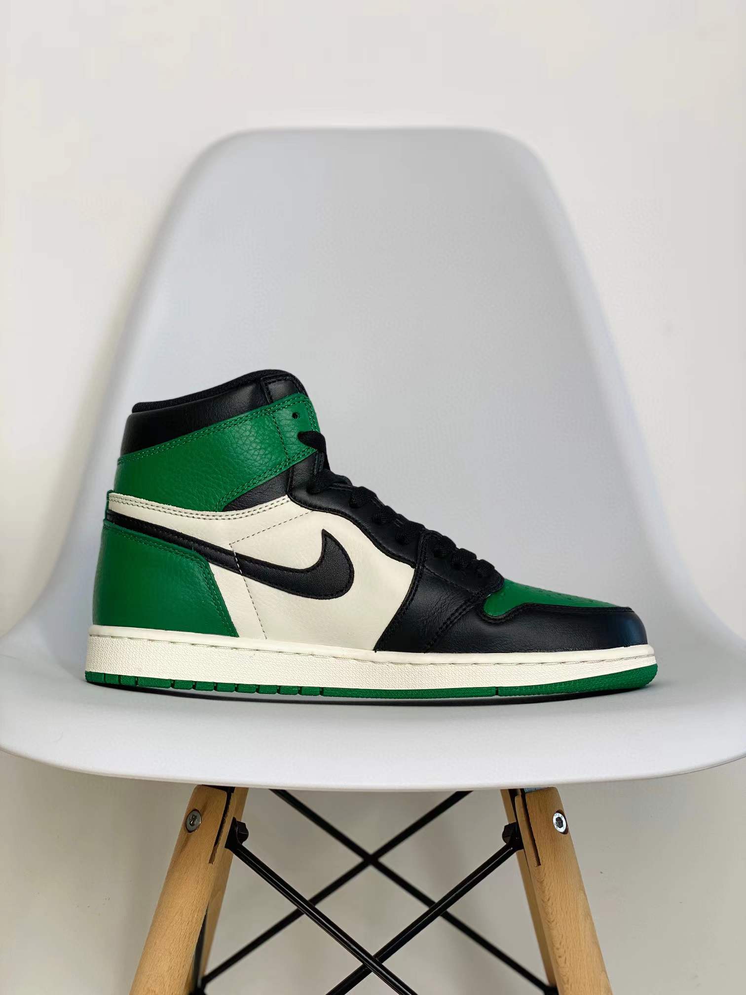 Air Jordan 1 AJ1 Retro Oine Green 黑綠腳趾 篮球鞋 高筒 休闲鞋 男鞋 板鞋  555088-302