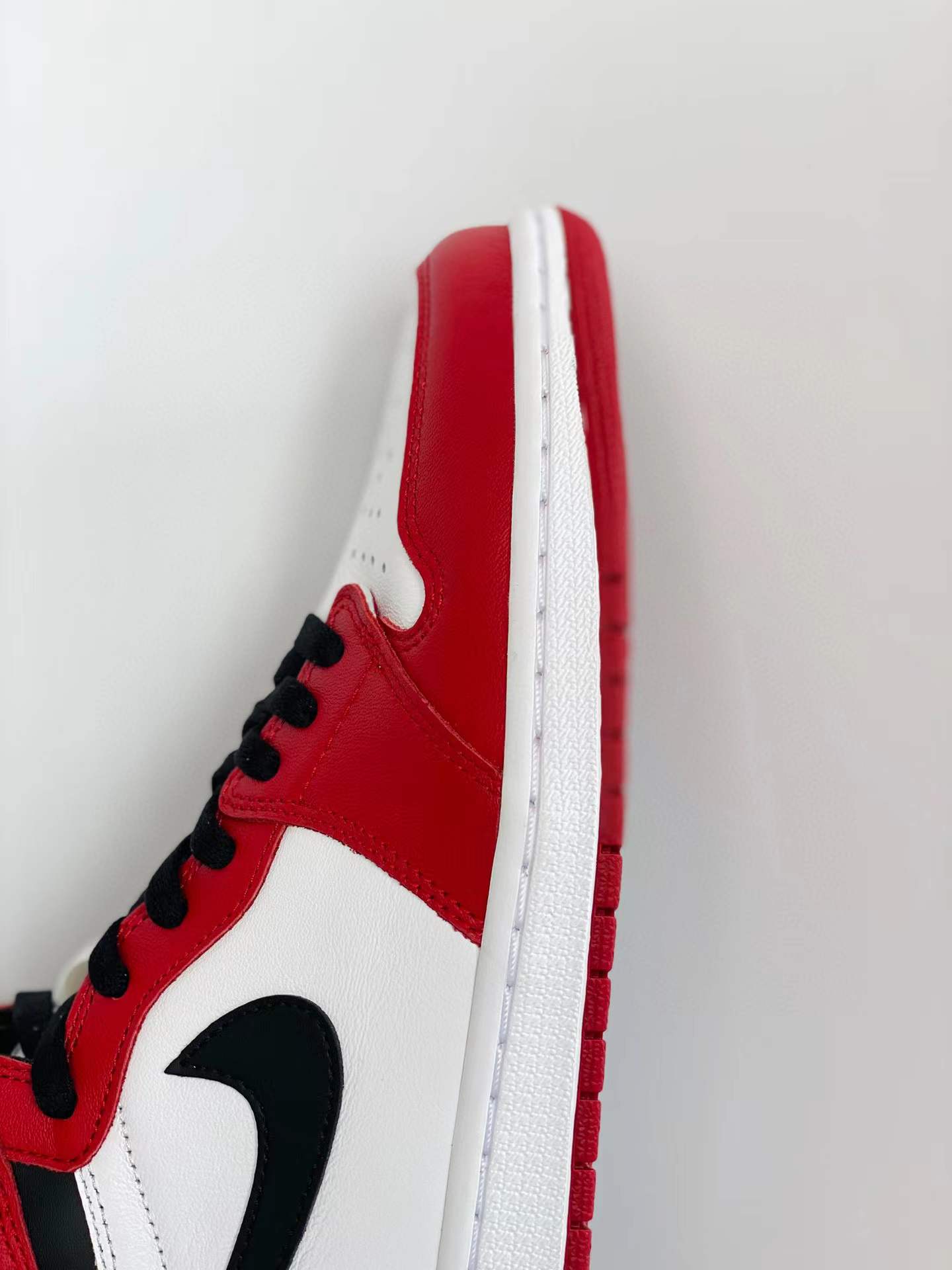 Air Jordan 1 AJ1 Retro Chicago 2015 芝加哥 白紅 篮球鞋 高筒 休闲鞋 男鞋 板鞋 