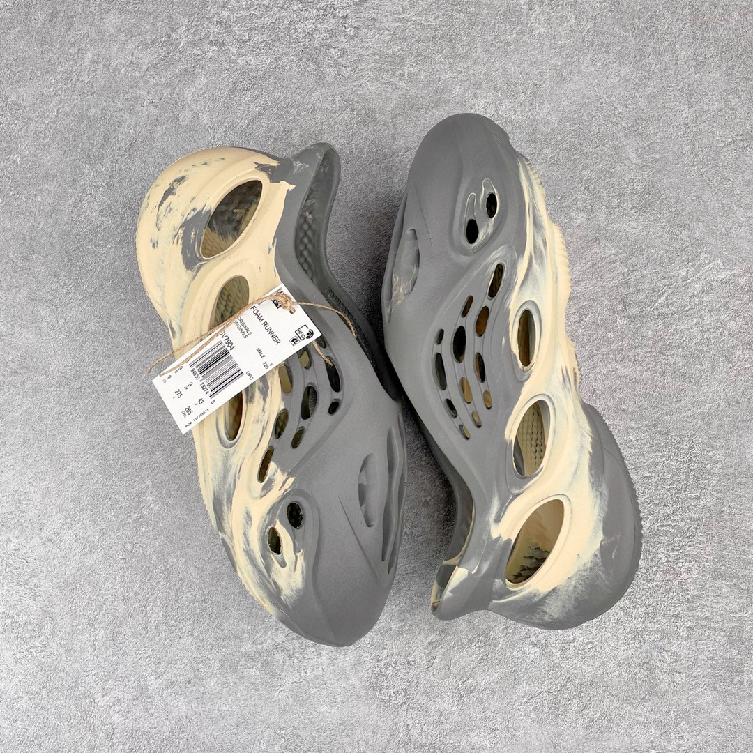 adidas originals Yeezy Foam Runner MXT Moon Grey 灰黄 运动凉鞋 洞洞鞋 拖鞋 室内室外拖 男鞋 女鞋  GV7904