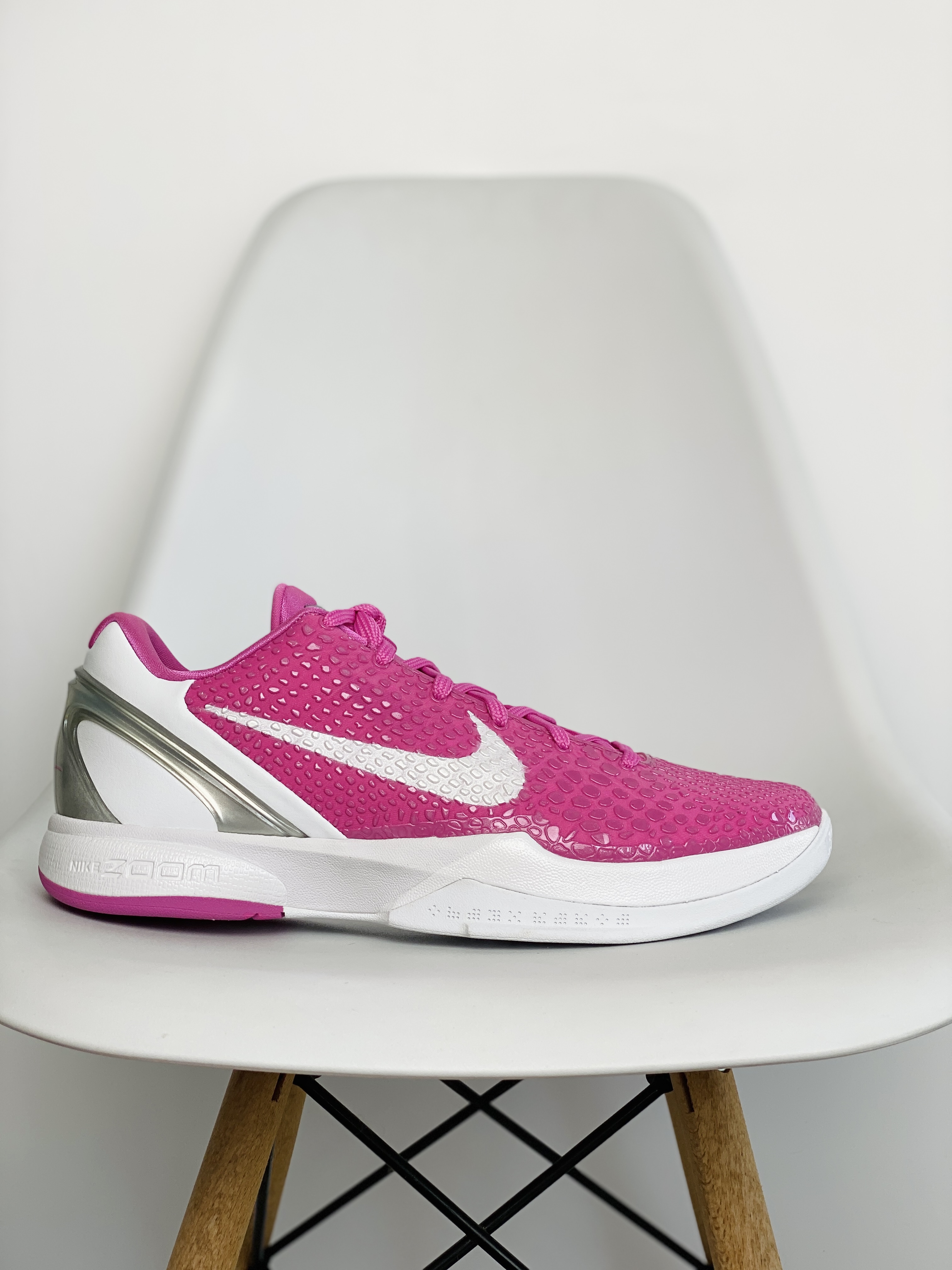 需预定 H12 Kobe6 Think Pink 乳腺癌  球鞋 籃球鞋 實戰鞋 前掌气垫 后掌EVA  真碳板 波鞋 男鞋   DM2825-001