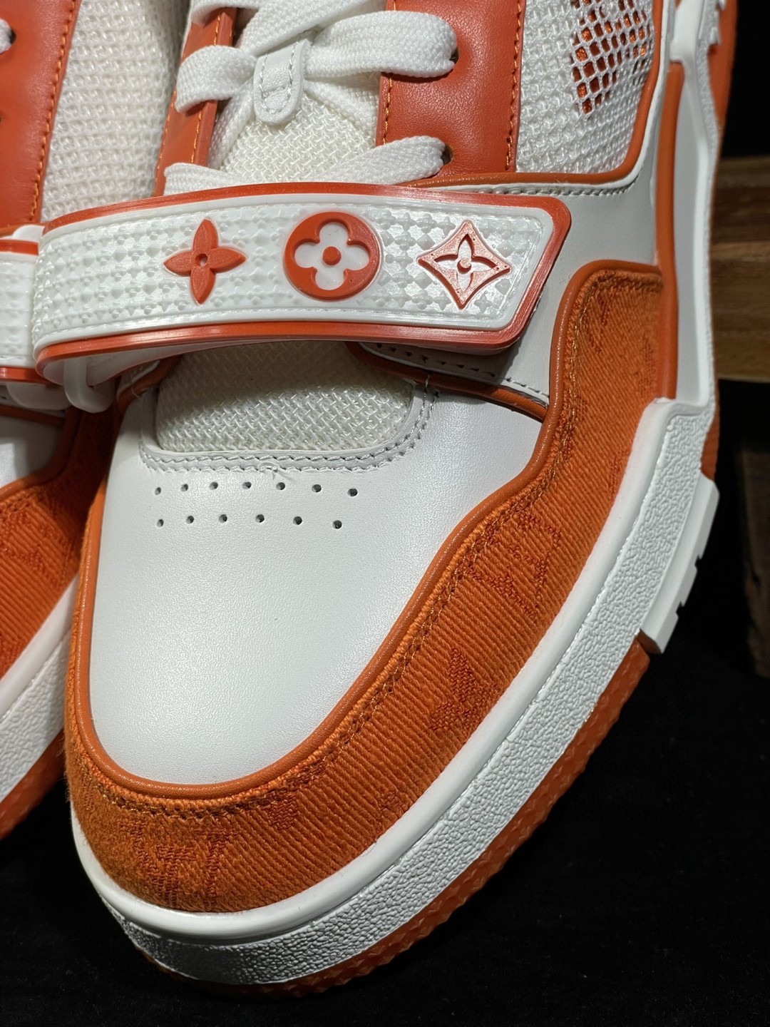 Louis Vuitton 路易威登 Trainer 魔术贴 白橙 休闲鞋 板鞋 运动鞋 男鞋 女鞋 1A9ZBI