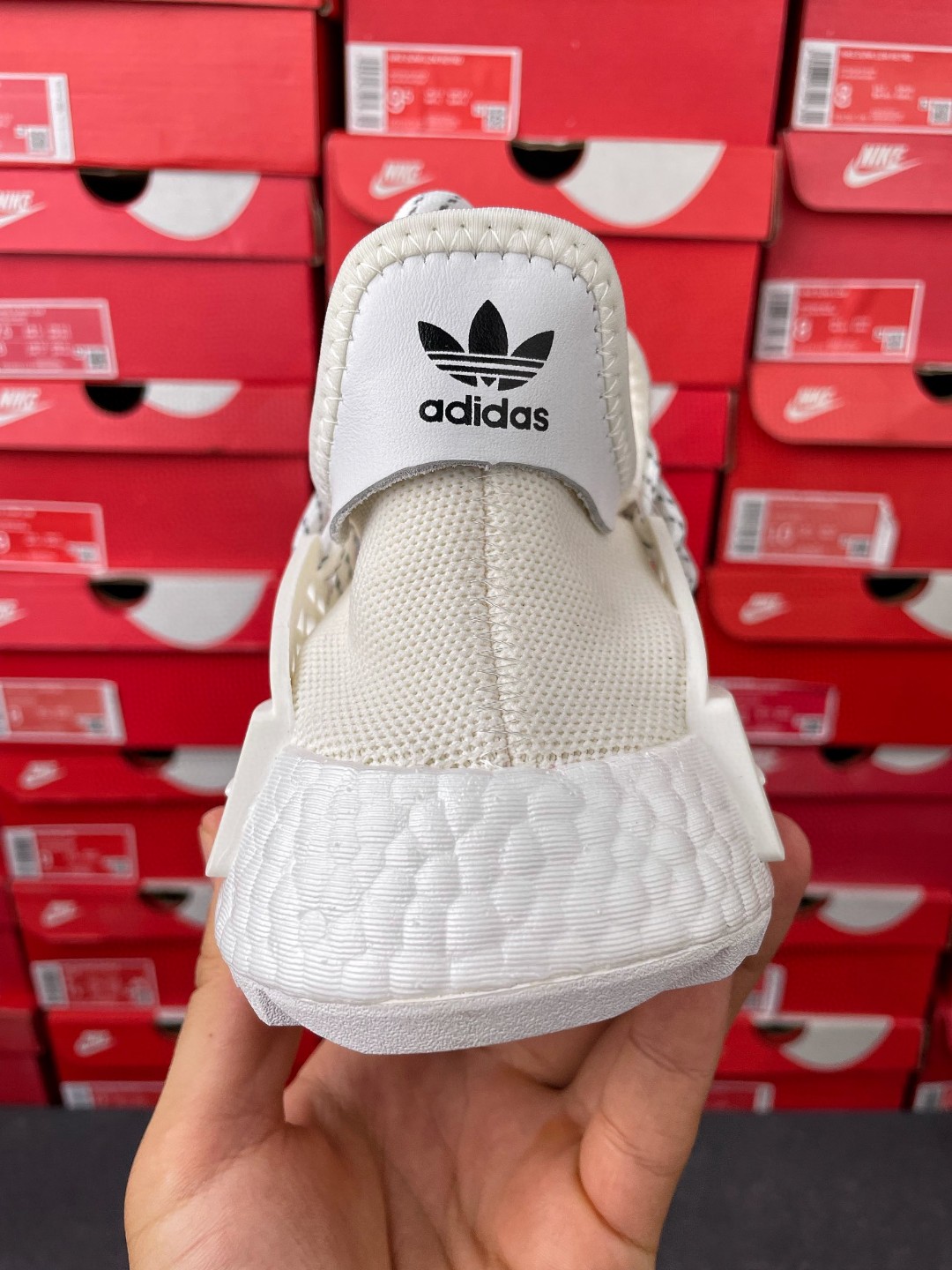 Pharrell Williams x adidas originals NMD HU Human 菲董联名 米白色 低筒 运动鞋 休闲鞋 男鞋女鞋 