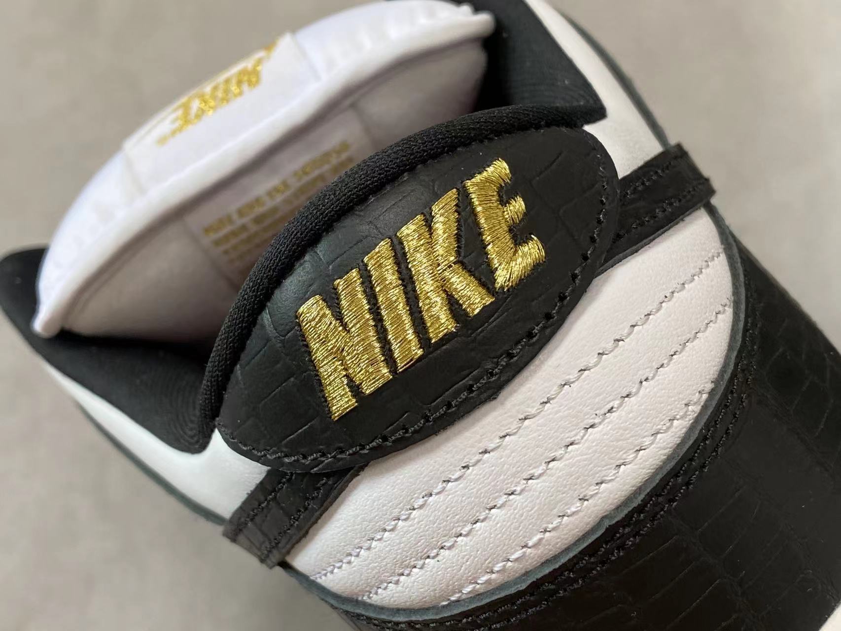  Supreme x SB Dunk Low Black Stars 联名 白金黑 低筒 复古板鞋 休闲鞋 男鞋 女鞋 DH3228-102