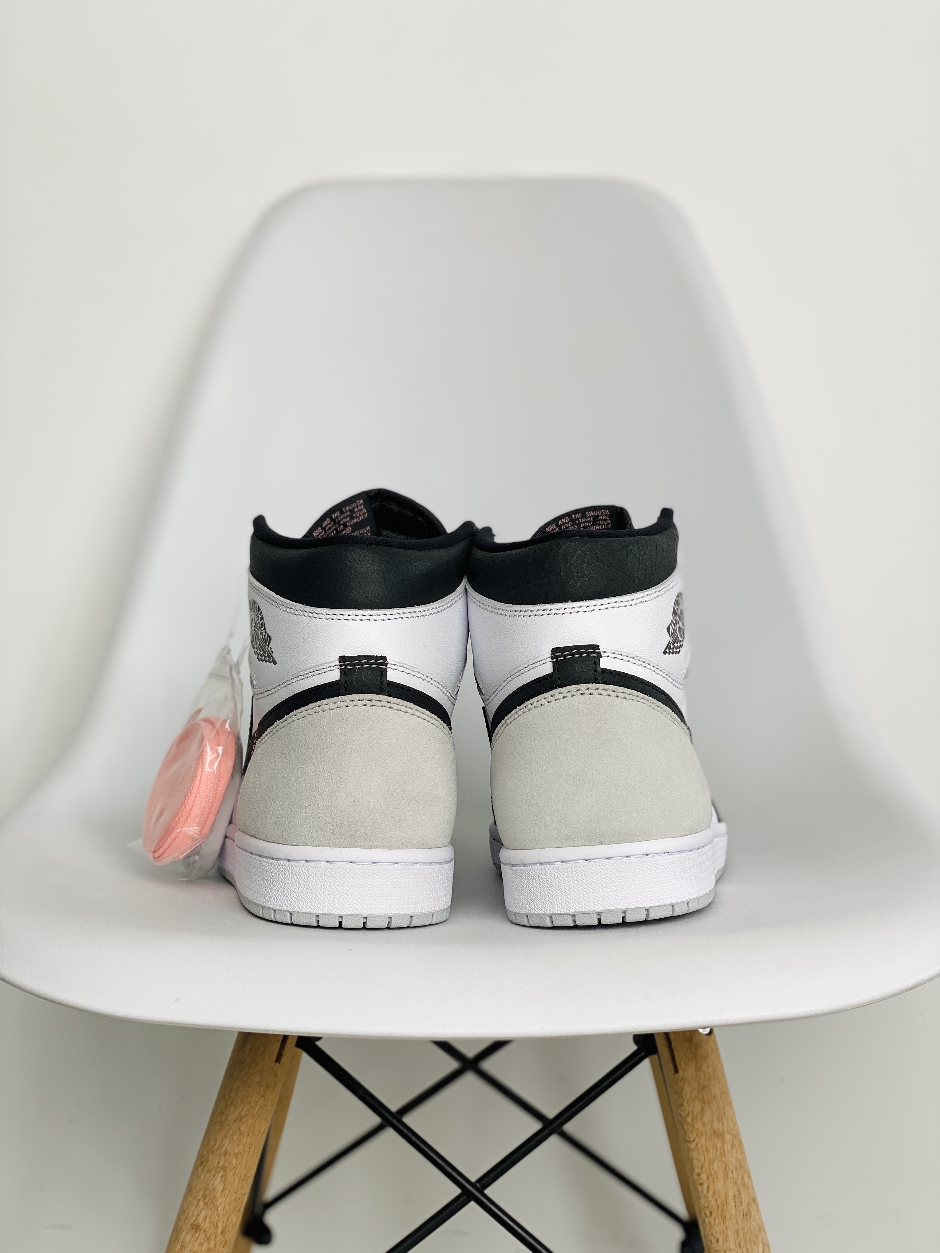 Air Jordan 1 AJ1 Retro OG Bleached Coral  黑灰脚趾 高筒 休闲鞋 男鞋 板鞋  555088-108