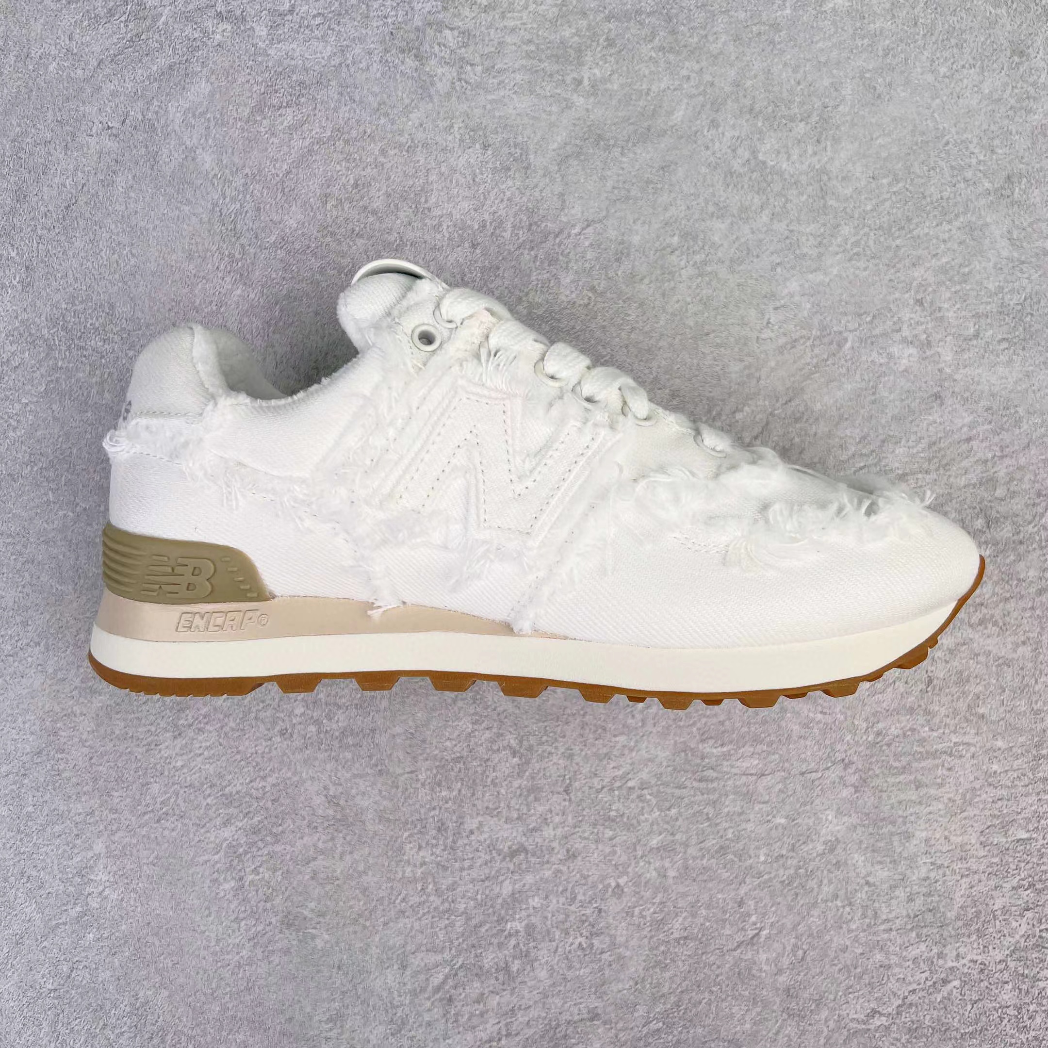 MiuMiu New Balance NB574 白色 低筒 联名 复古慢跑鞋 男鞋 女鞋 休闲鞋 板鞋 5E765D_CSL_F0009_015