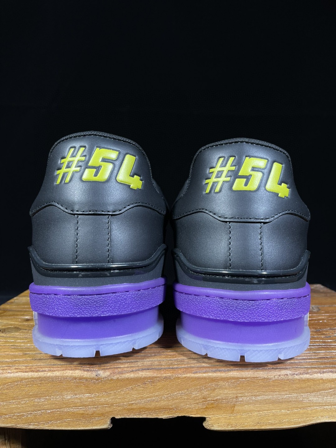 Louis Vuitton 路易威登 Trainer 湖人紫金 低筒 休闲鞋 板鞋 男鞋 女鞋 1A8WJ6