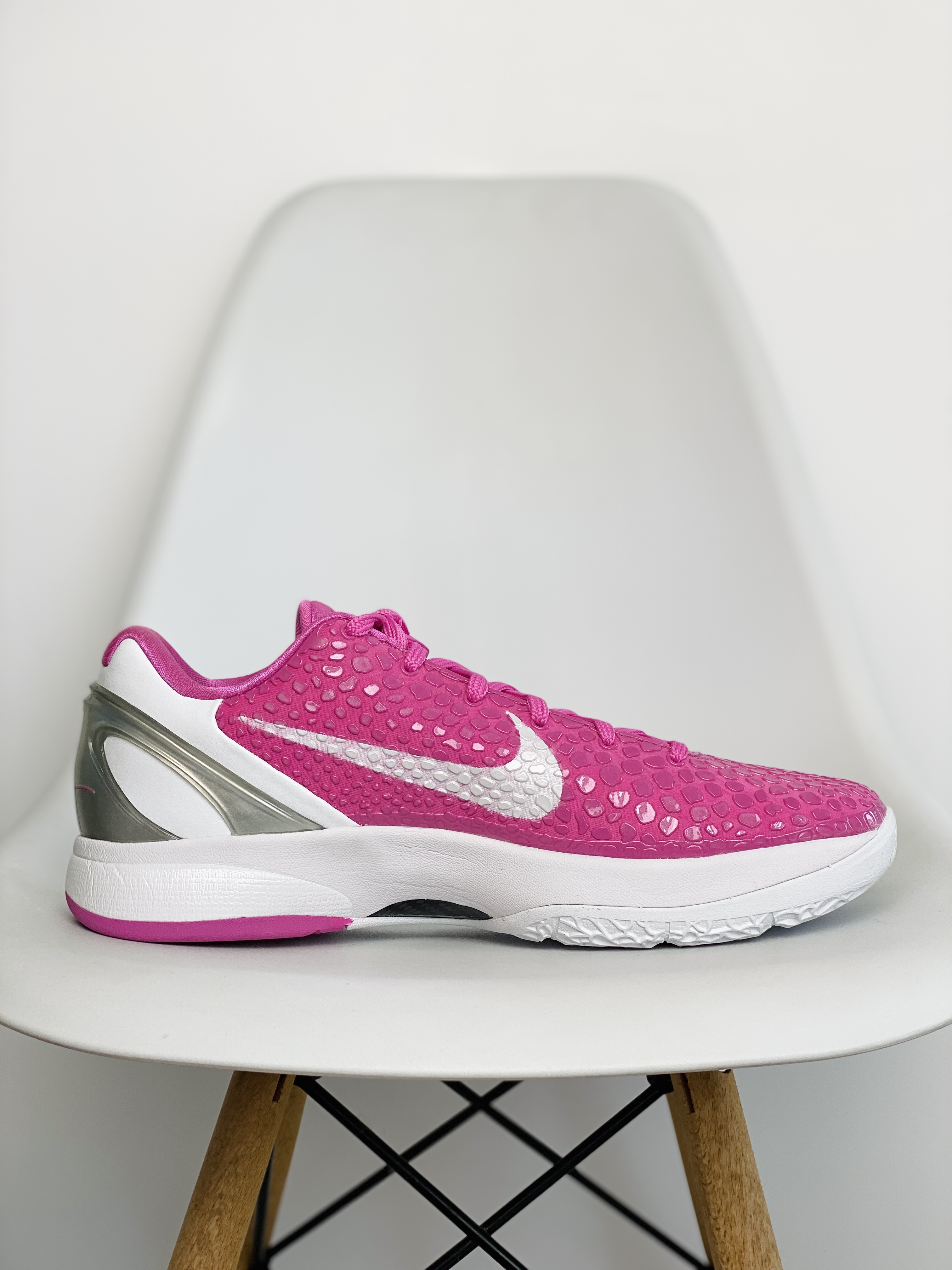 需预定 H12 Kobe6 Think Pink 乳腺癌  球鞋 籃球鞋 實戰鞋 前掌气垫 后掌EVA  真碳板 波鞋 男鞋   DM2825-001