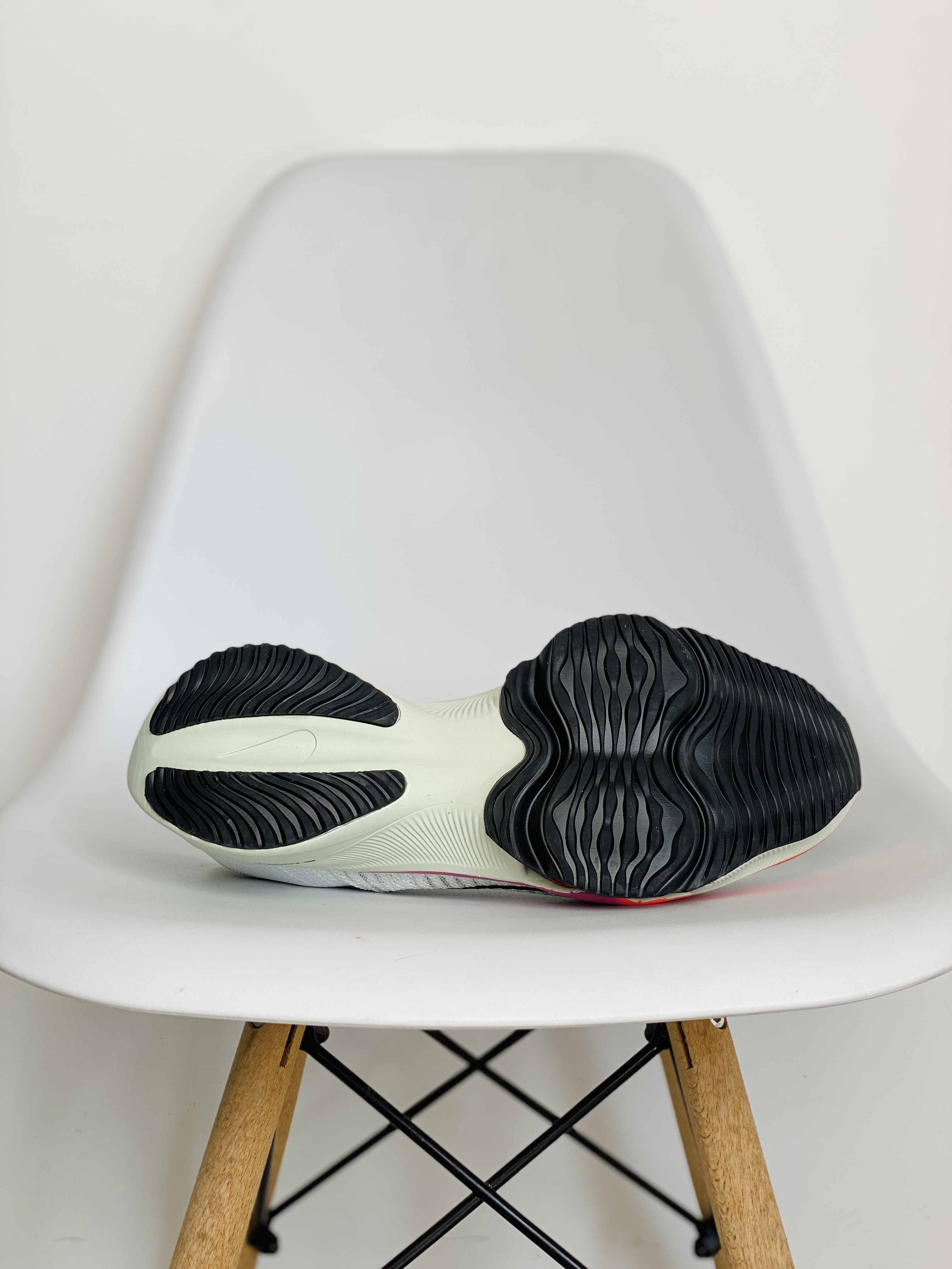 Zoom Tempo Next% Flyknit 白彩虹 低筒 减震 跑步鞋 运动鞋 休闲鞋 男鞋 女鞋 CI9923-100