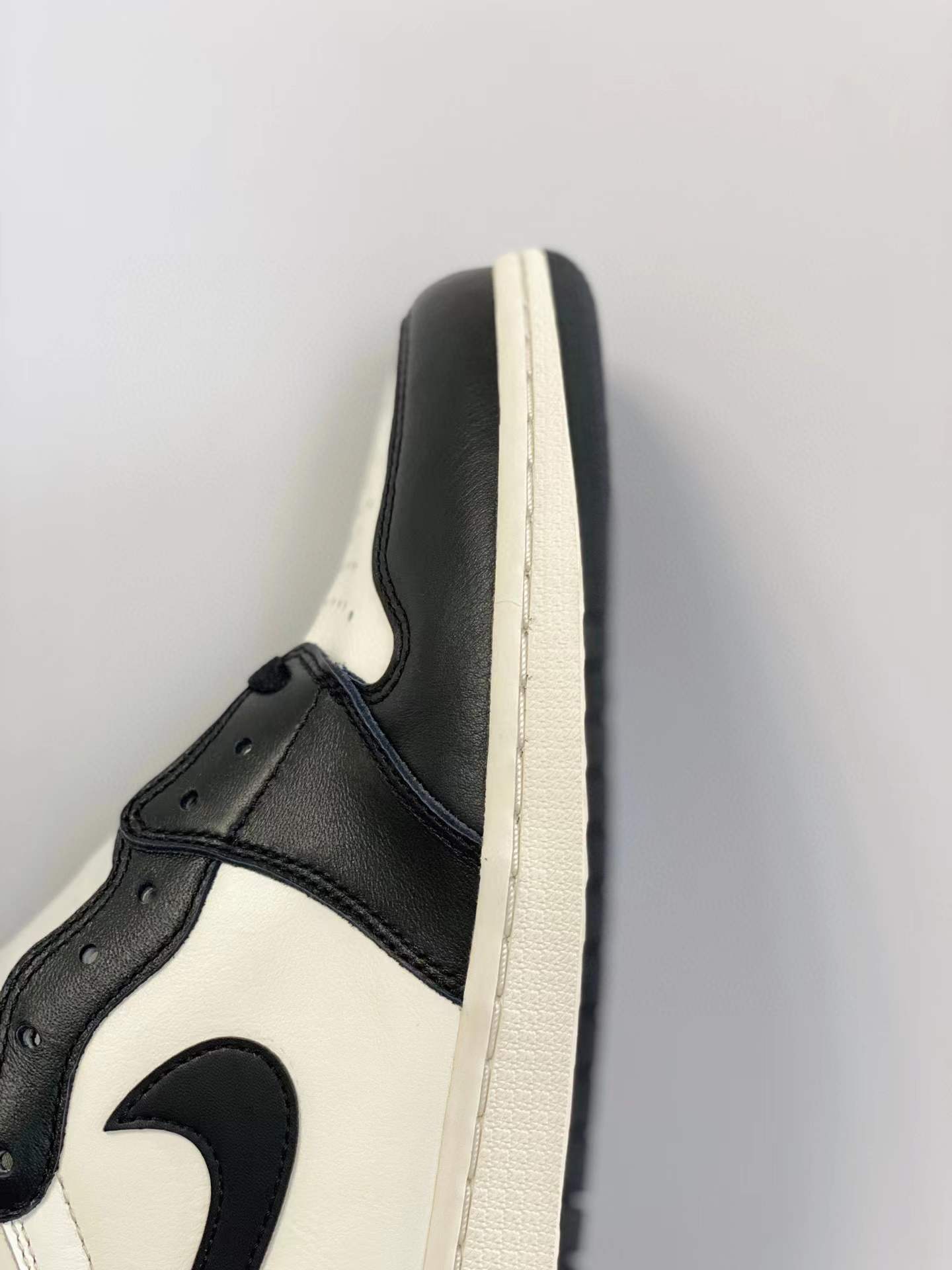 Air Jordan 1 AJ1 Retro OG Dark Mocha 黑摩卡 小倒鉤 篮球鞋 高筒 休闲鞋 女鞋 男鞋 板鞋 555088-105