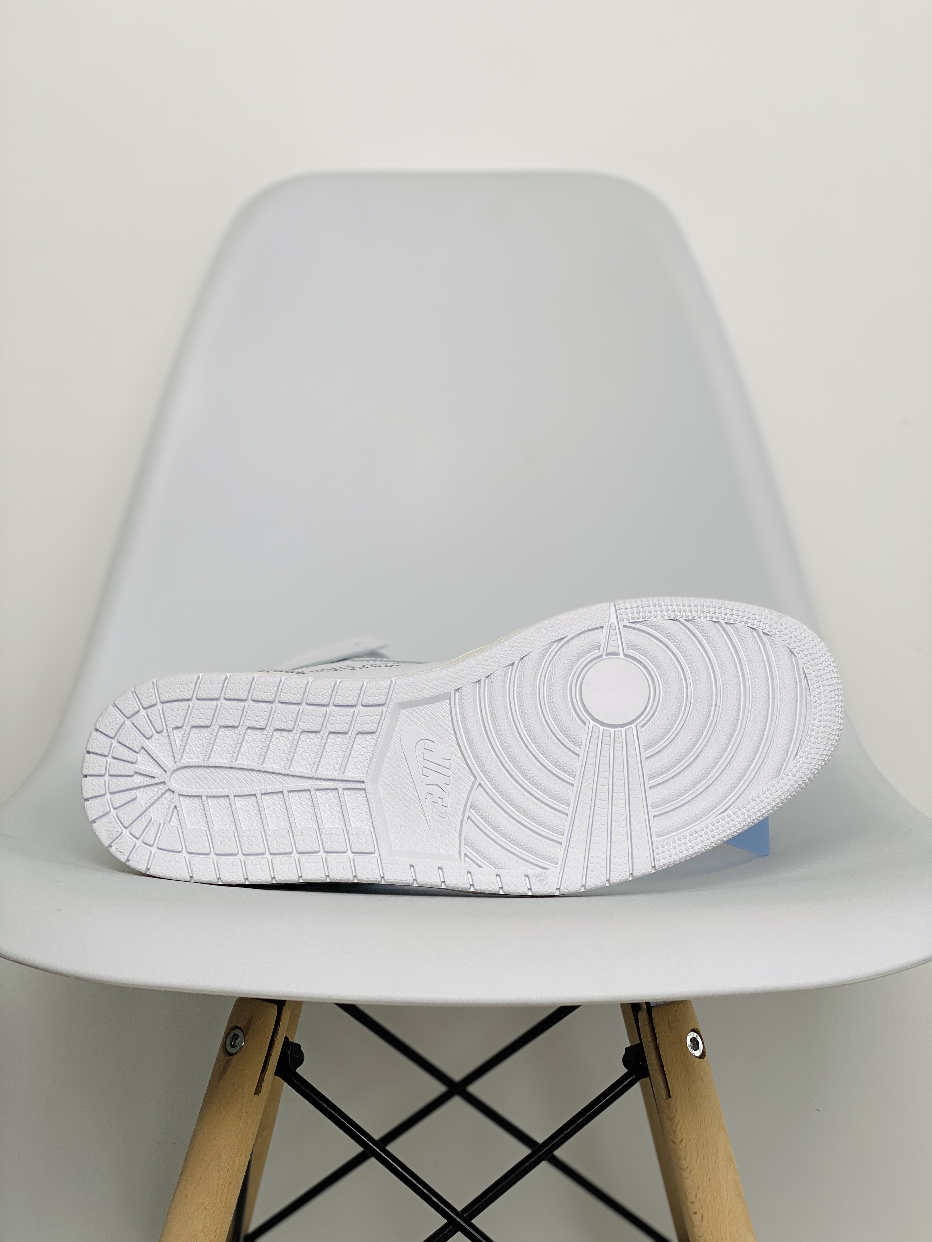 OFF-White Air Jordan 1 AJ1 Retro White the ten 歐洲限定 白色  聯名 篮球鞋 高筒 休闲鞋 男鞋 板鞋 AQ0818-100