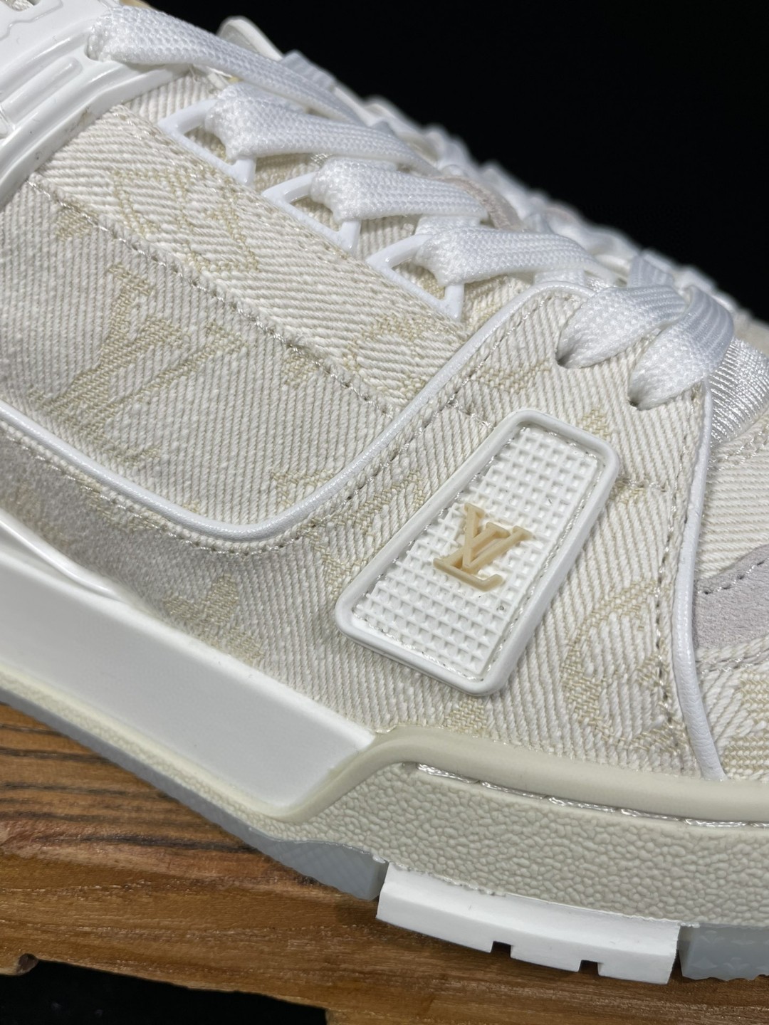 Louis Vuitton 路易威登 Trainer 白牛仔 低筒 休闲鞋 板鞋 运动鞋 男鞋 女鞋 1A8Z4V