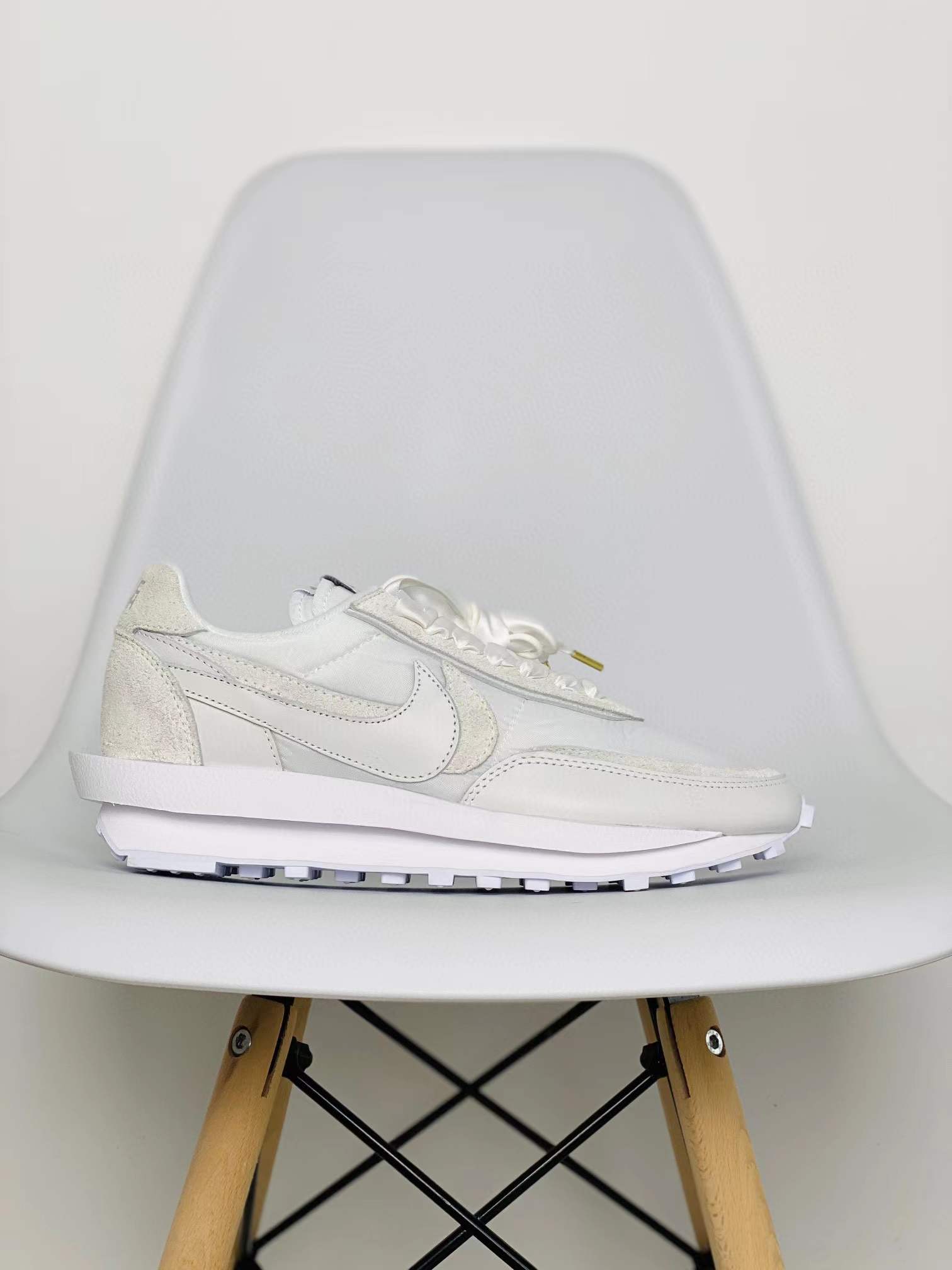 sacai  LVD 白色 丝绸 低筒 双勾 华夫 复古时鞋 休闲鞋 透气网面 运动鞋 男鞋厚底 女鞋增高