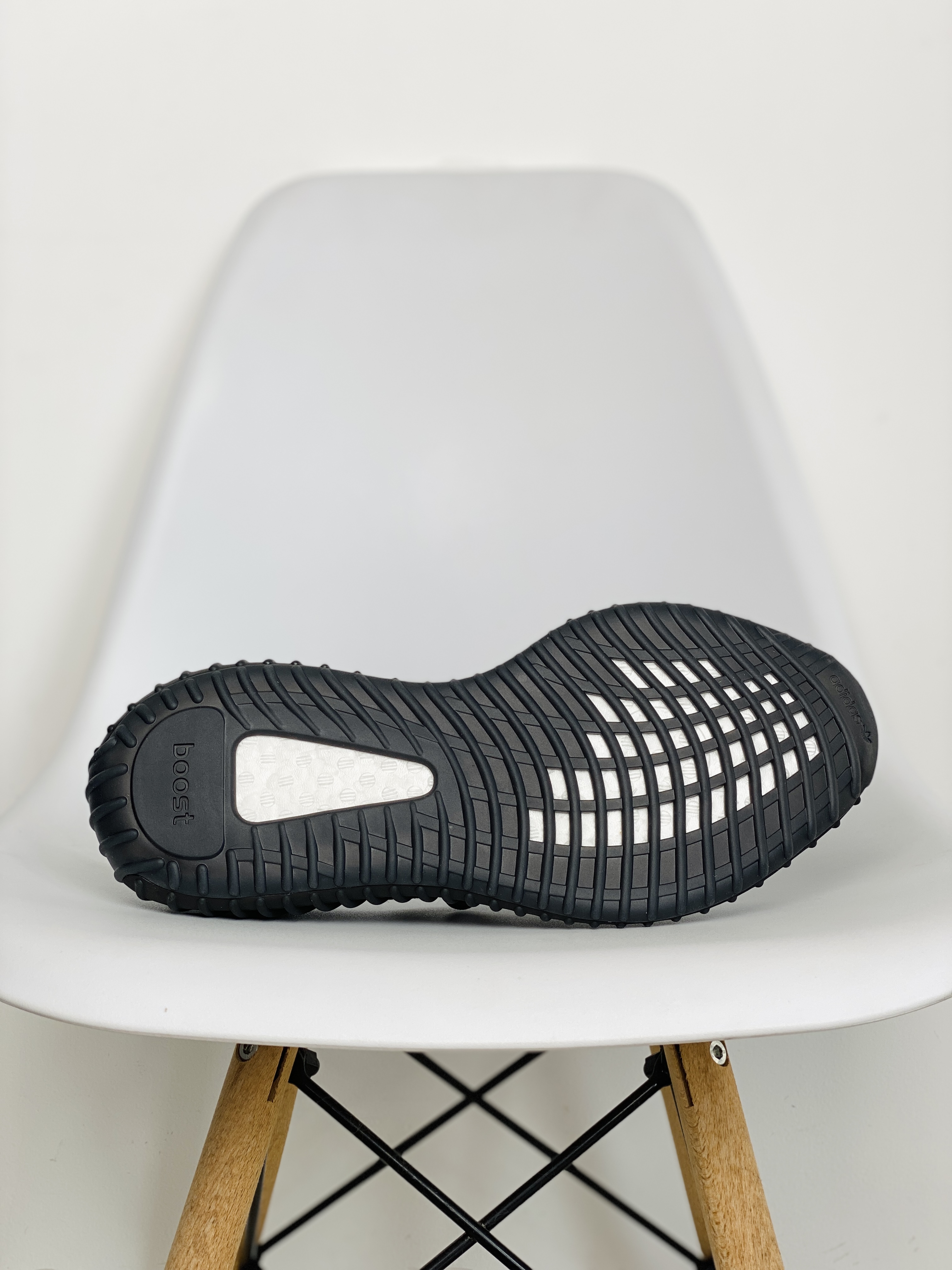 adidas originals Yeezy Boost 350 V2 Onyx 黑色 瑪瑙 低筒 休闲鞋 运动鞋 男鞋 女鞋 HQ4540