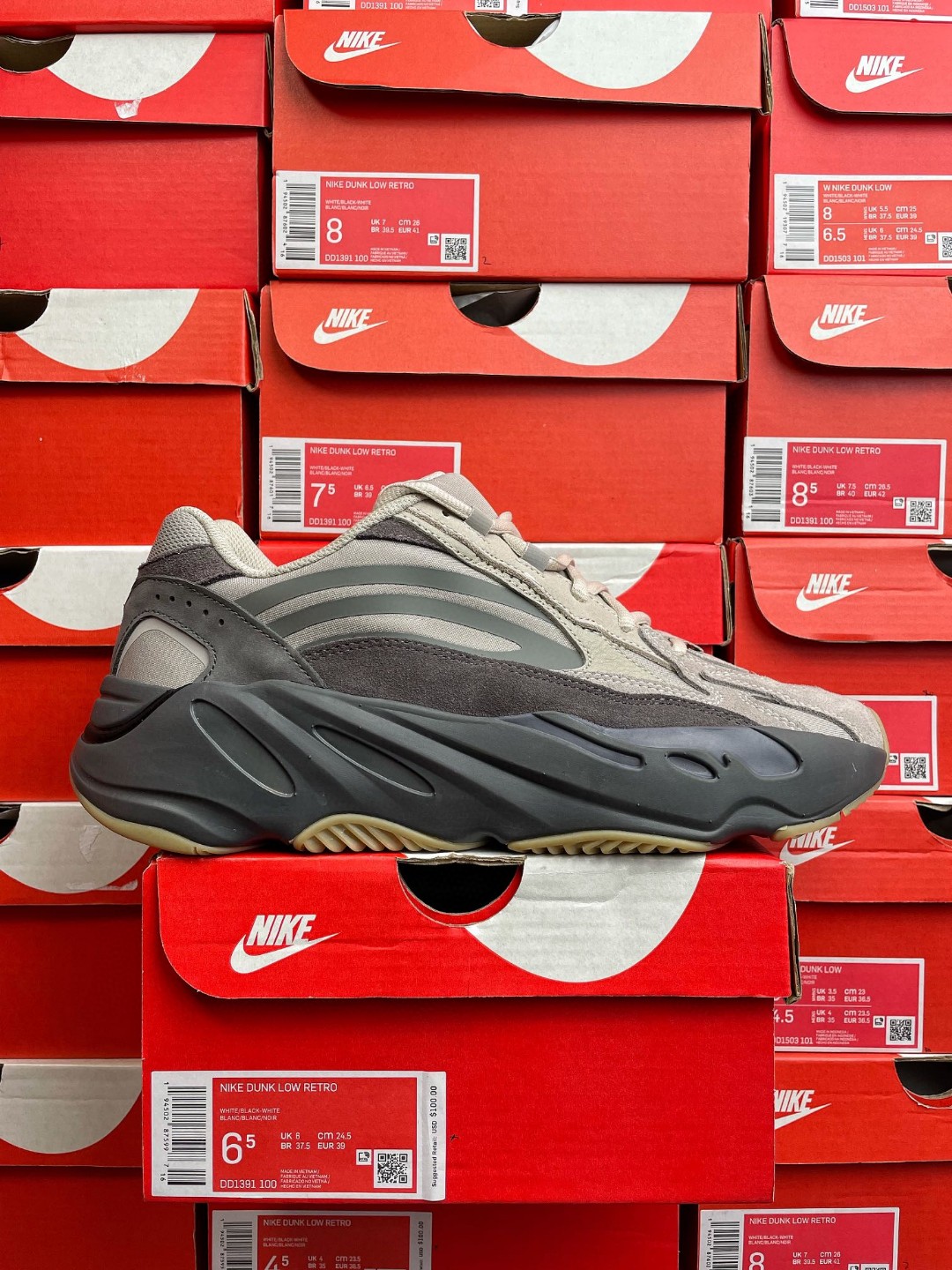 adidas originals Yeezy Boost 700V2  Tephra 火山棕灰色 低筒 休闲鞋 运动鞋 老爹鞋 男鞋 女鞋 FU7914