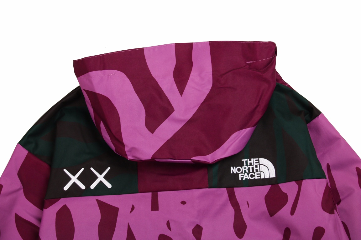 The North Face KAWS 1986 mOUTAIN Jacket 聯名款 紫色 戶外拼色连帽冲锋衣 夾克 防水 防風 透氣 外套 男款 女款 NF0A7WLW-764